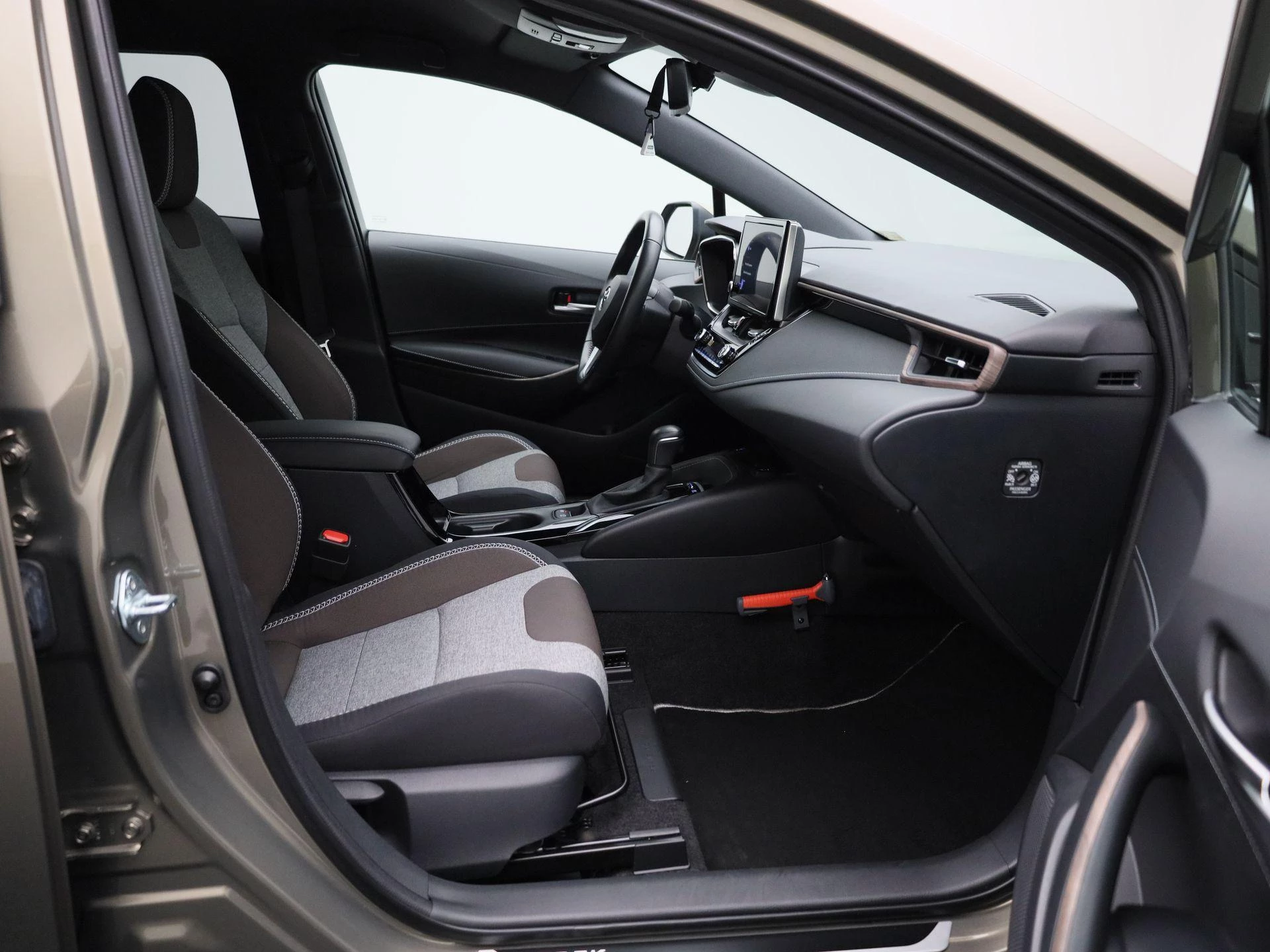 Toyota-Corolla Touring Sports-image-36
