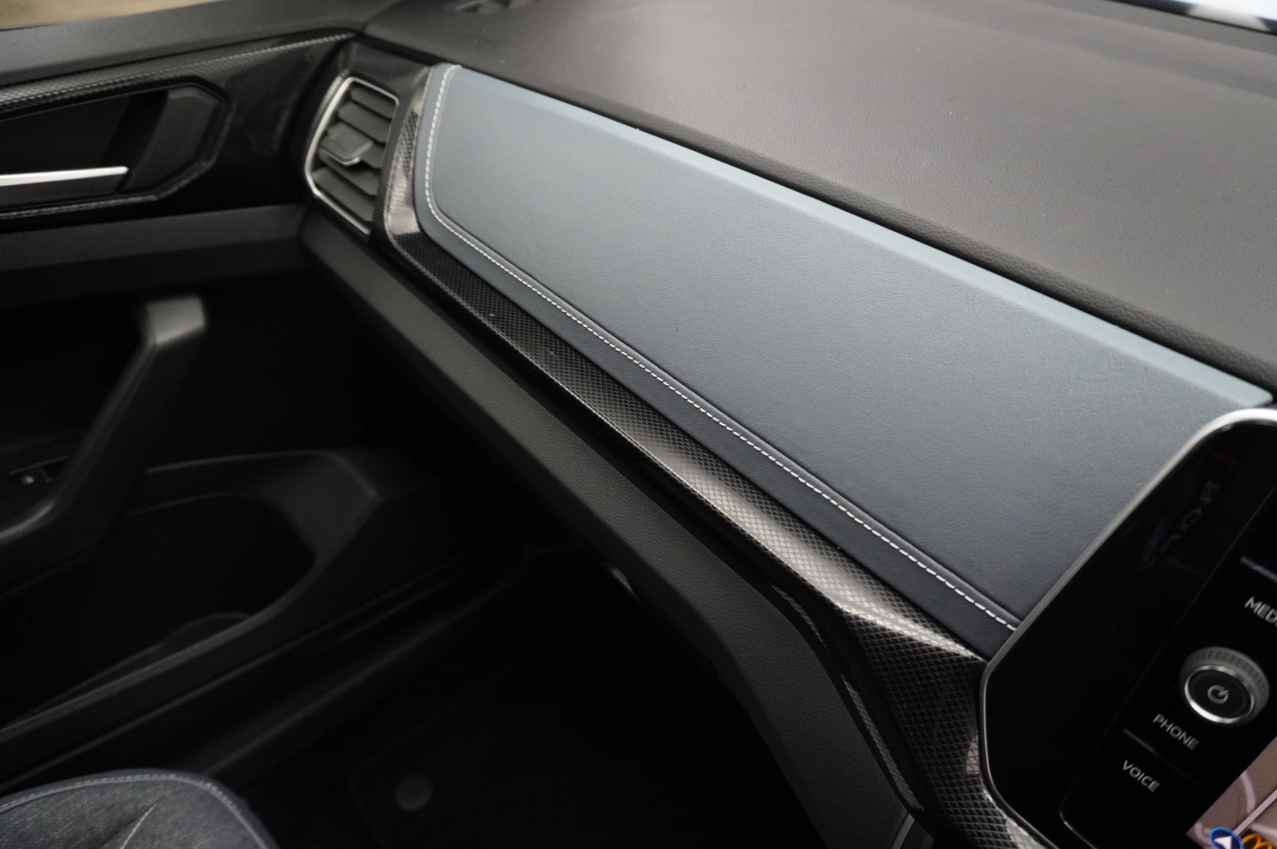 Volkswagen-T-Cross-image-27