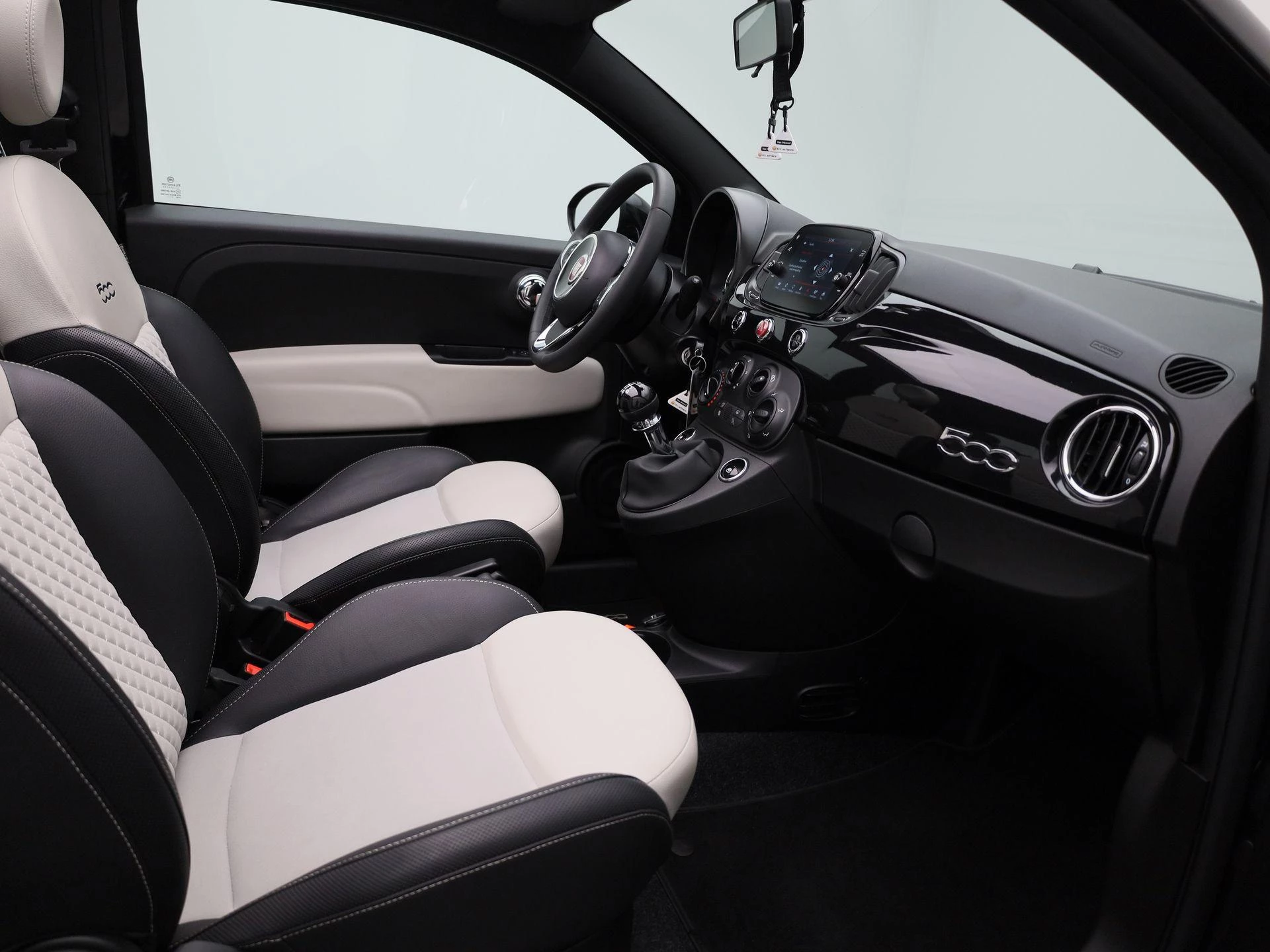 Fiat-500C-image-32