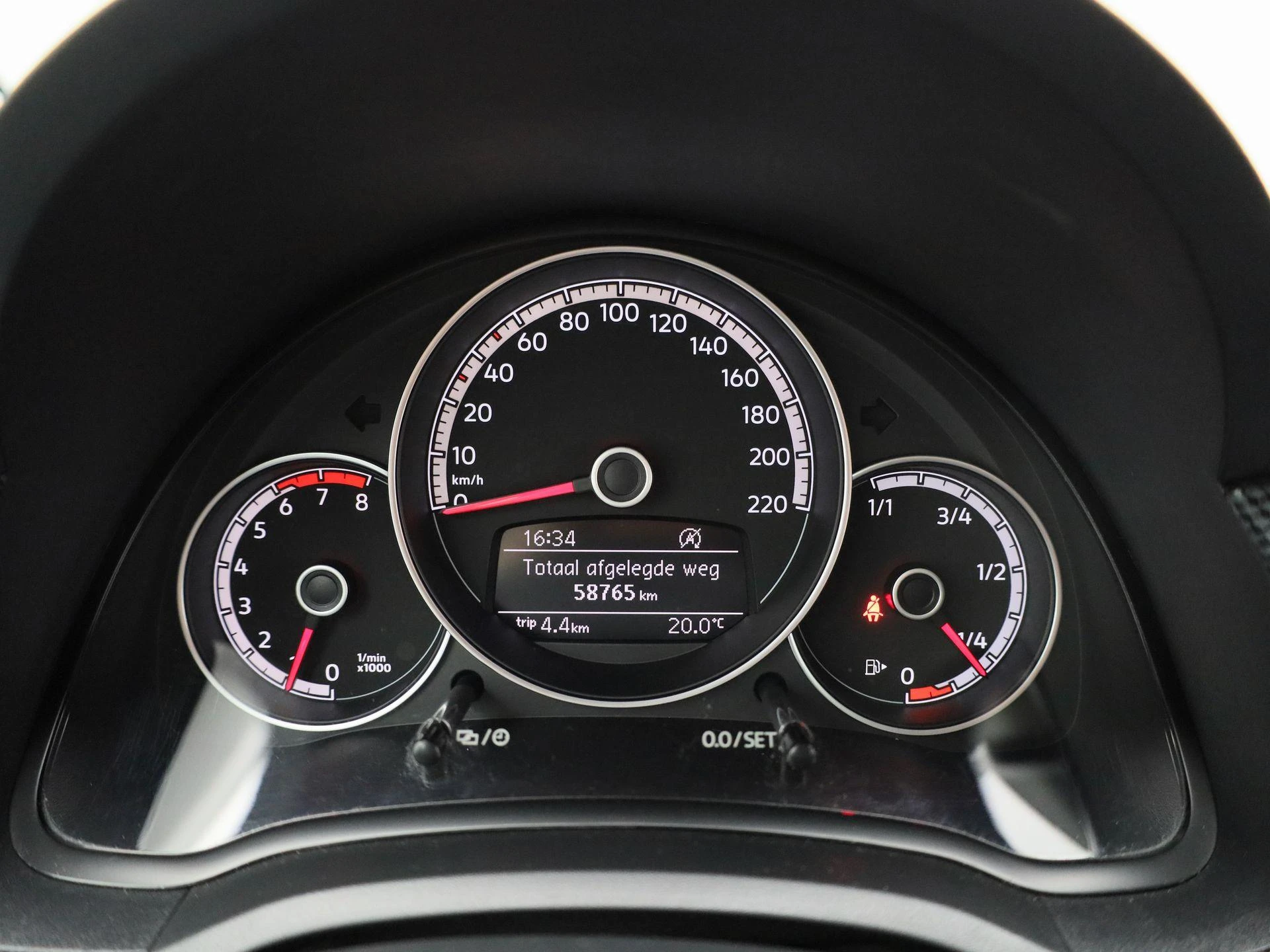 Volkswagen-up!-image-15