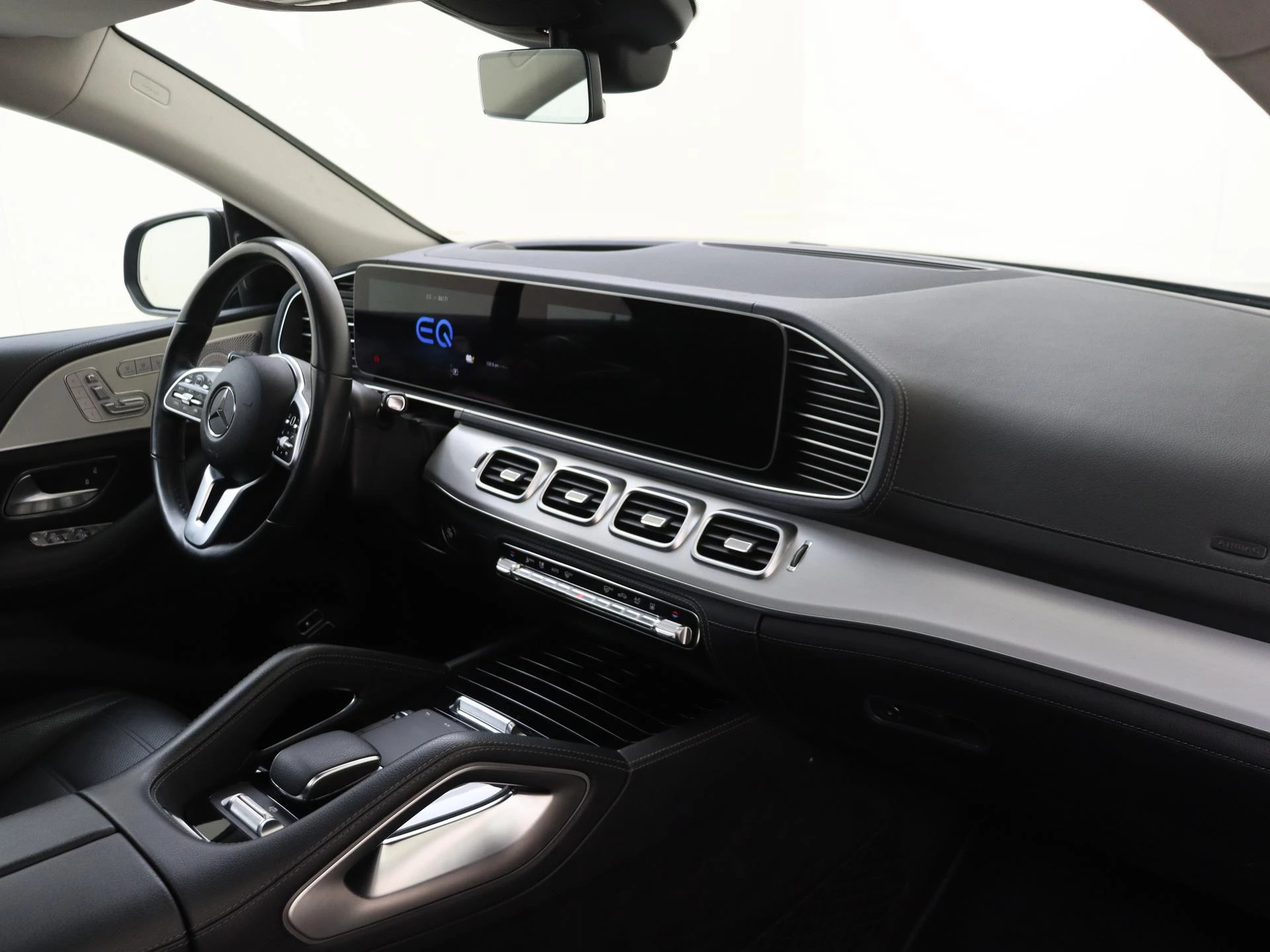 Mercedes-Benz-GLE-image-4