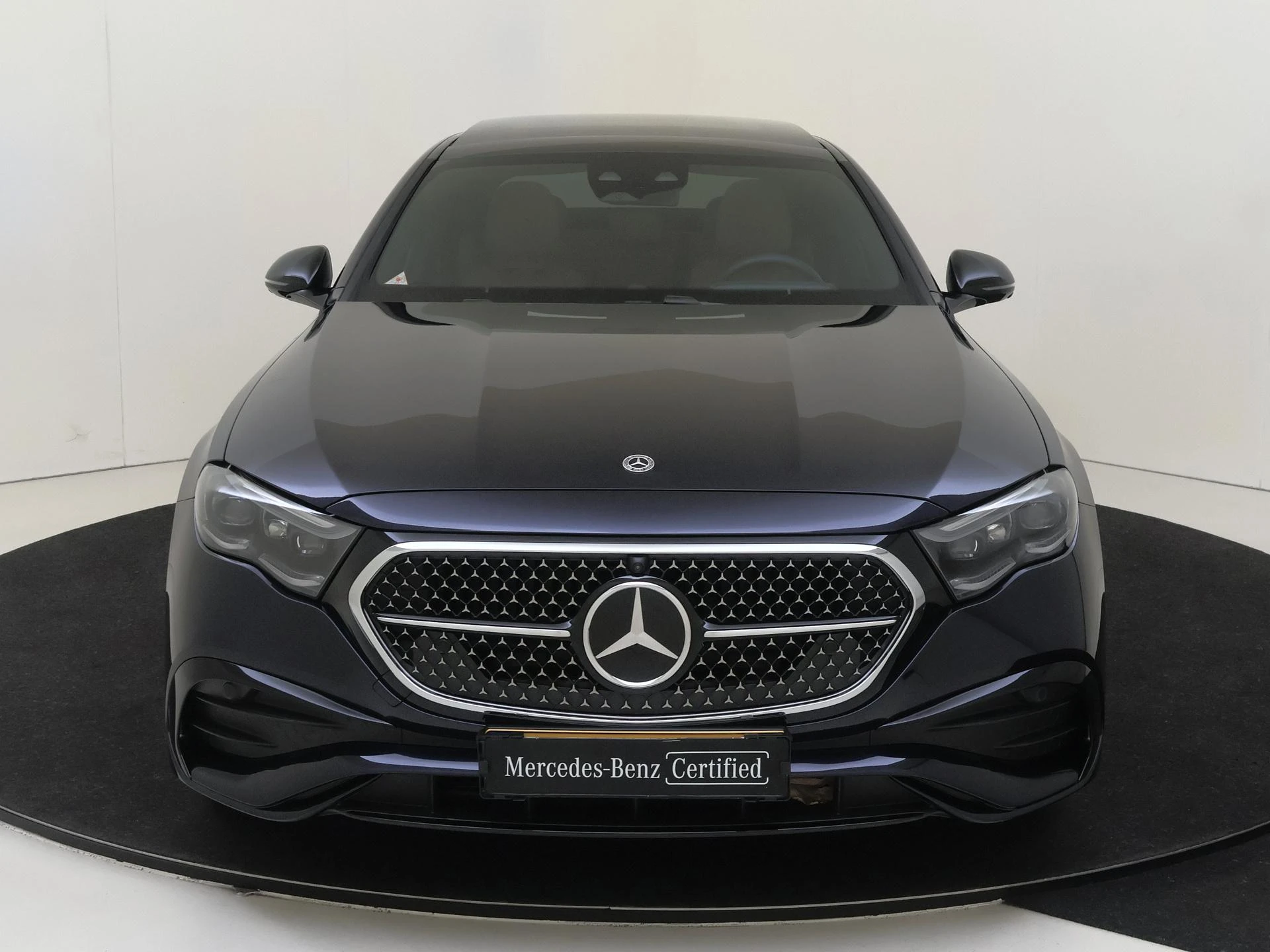 Mercedes-Benz-E-Klasse-image-5