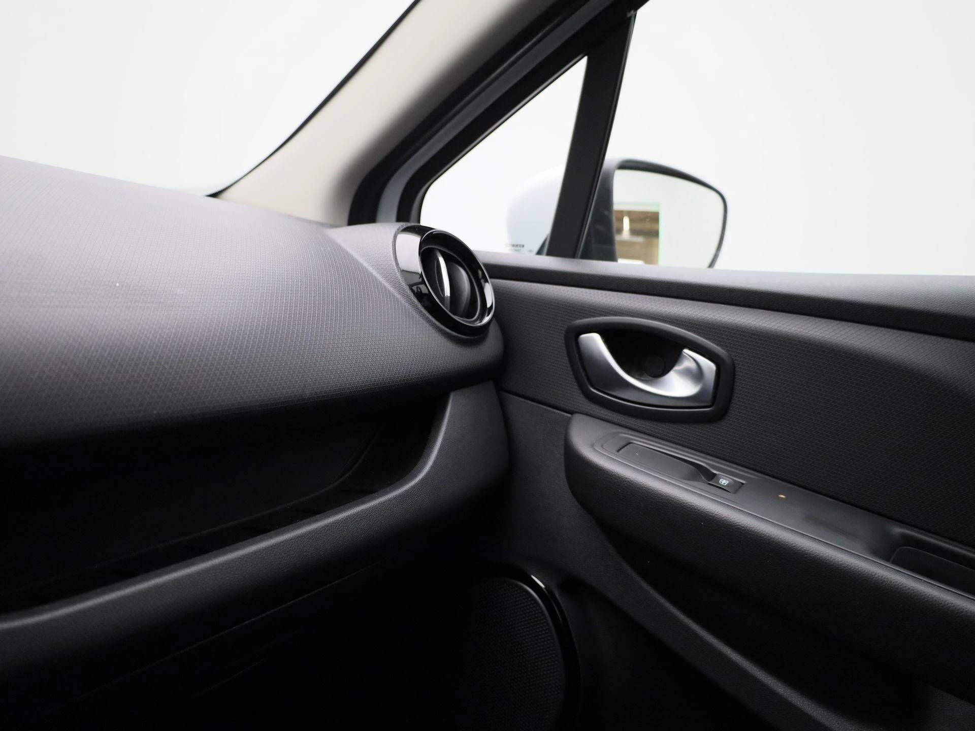 Renault-Clio-image-25