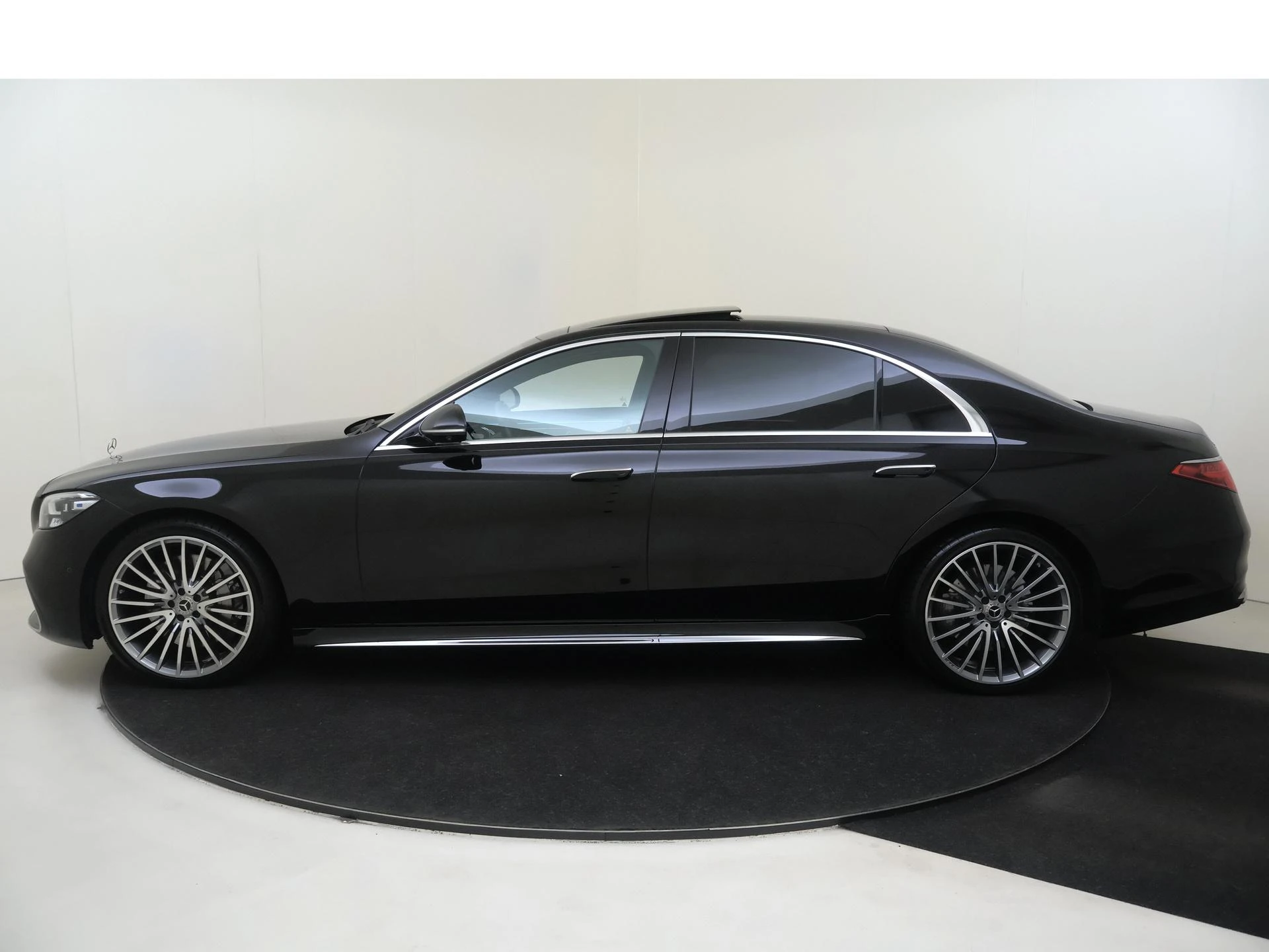 Mercedes-Benz-S-Klasse-image-7