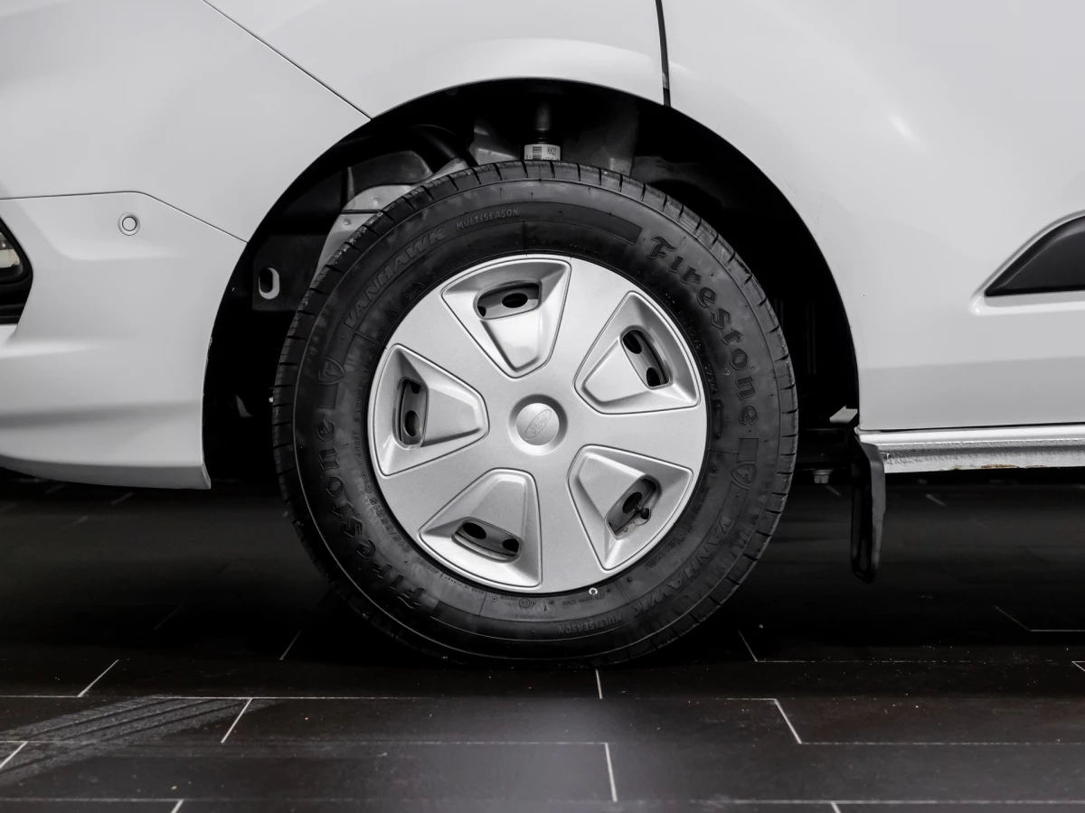 Ford-Transit Custom-image-4