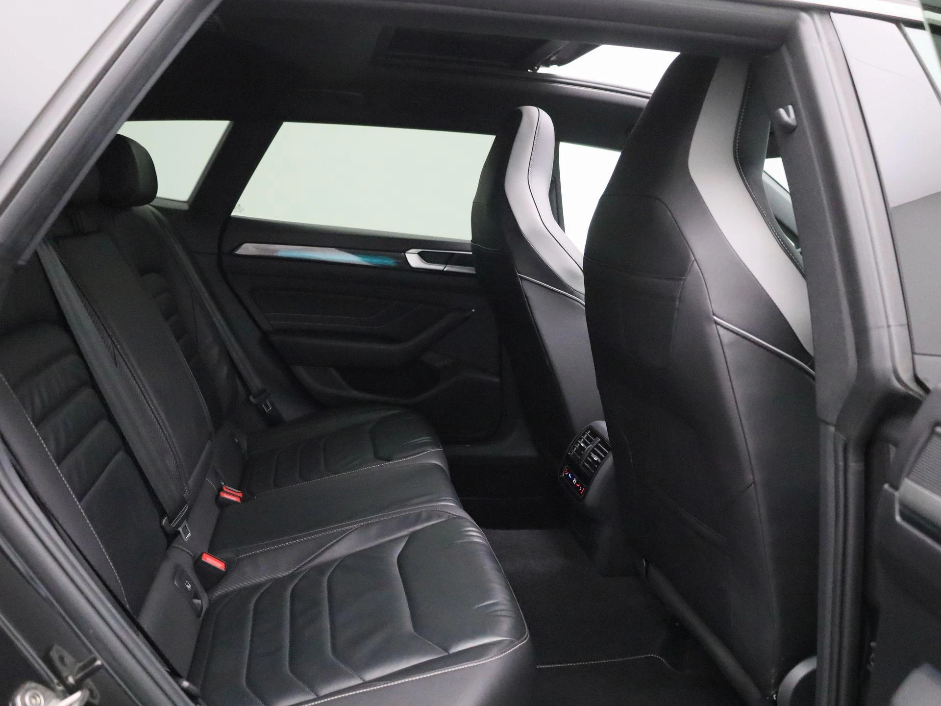 Volkswagen-Arteon-image-48