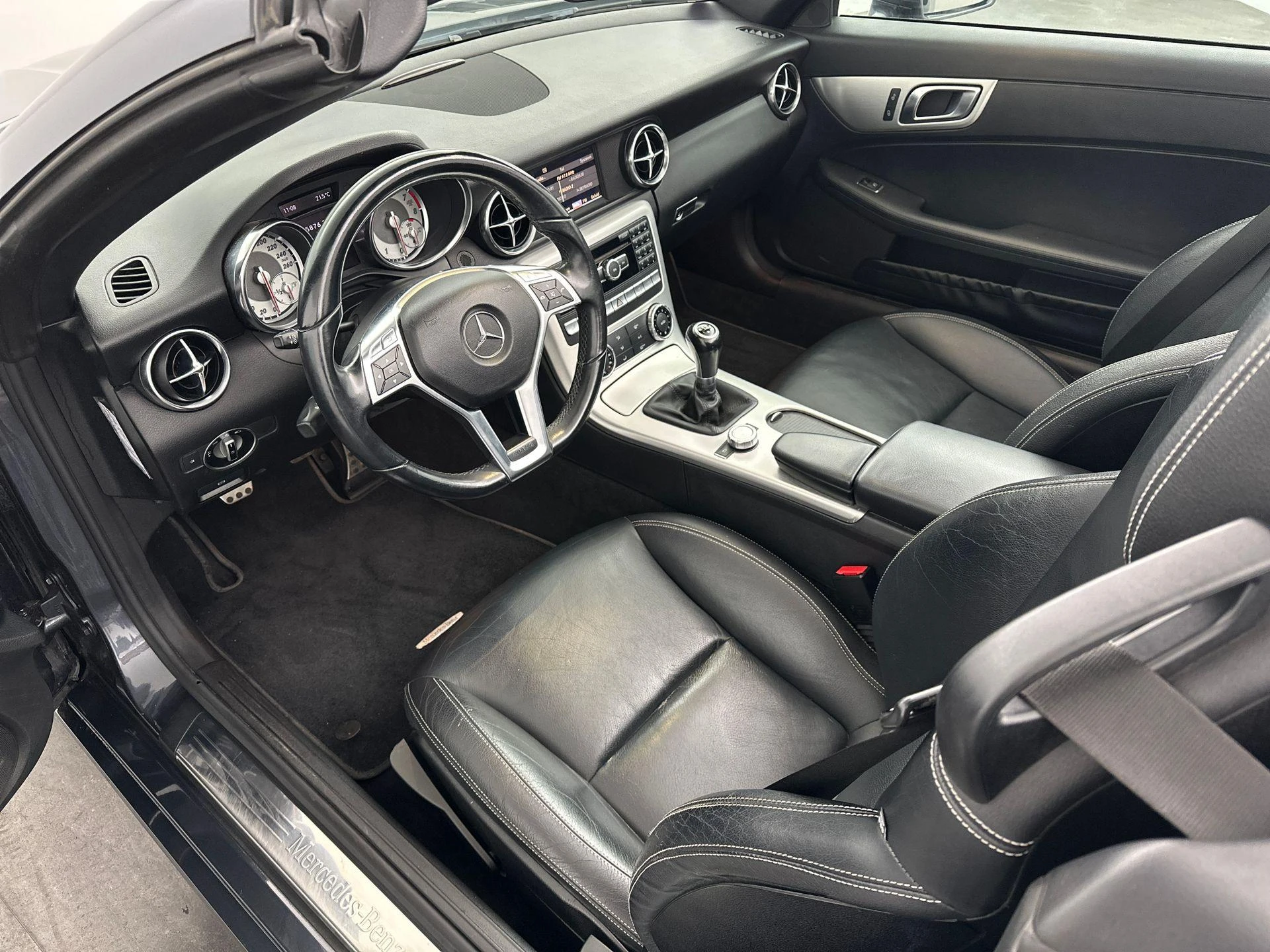 Mercedes-Benz-SLK-image-2