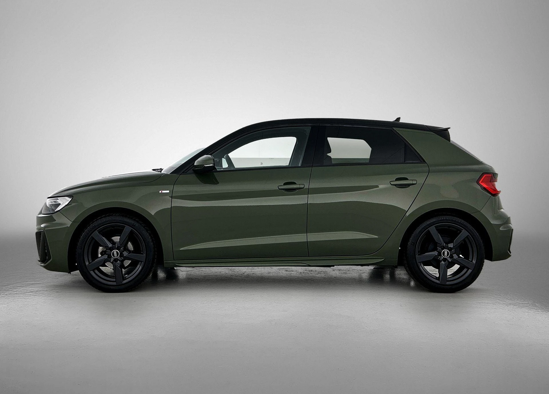 Audi-A1 Sportback-image-1