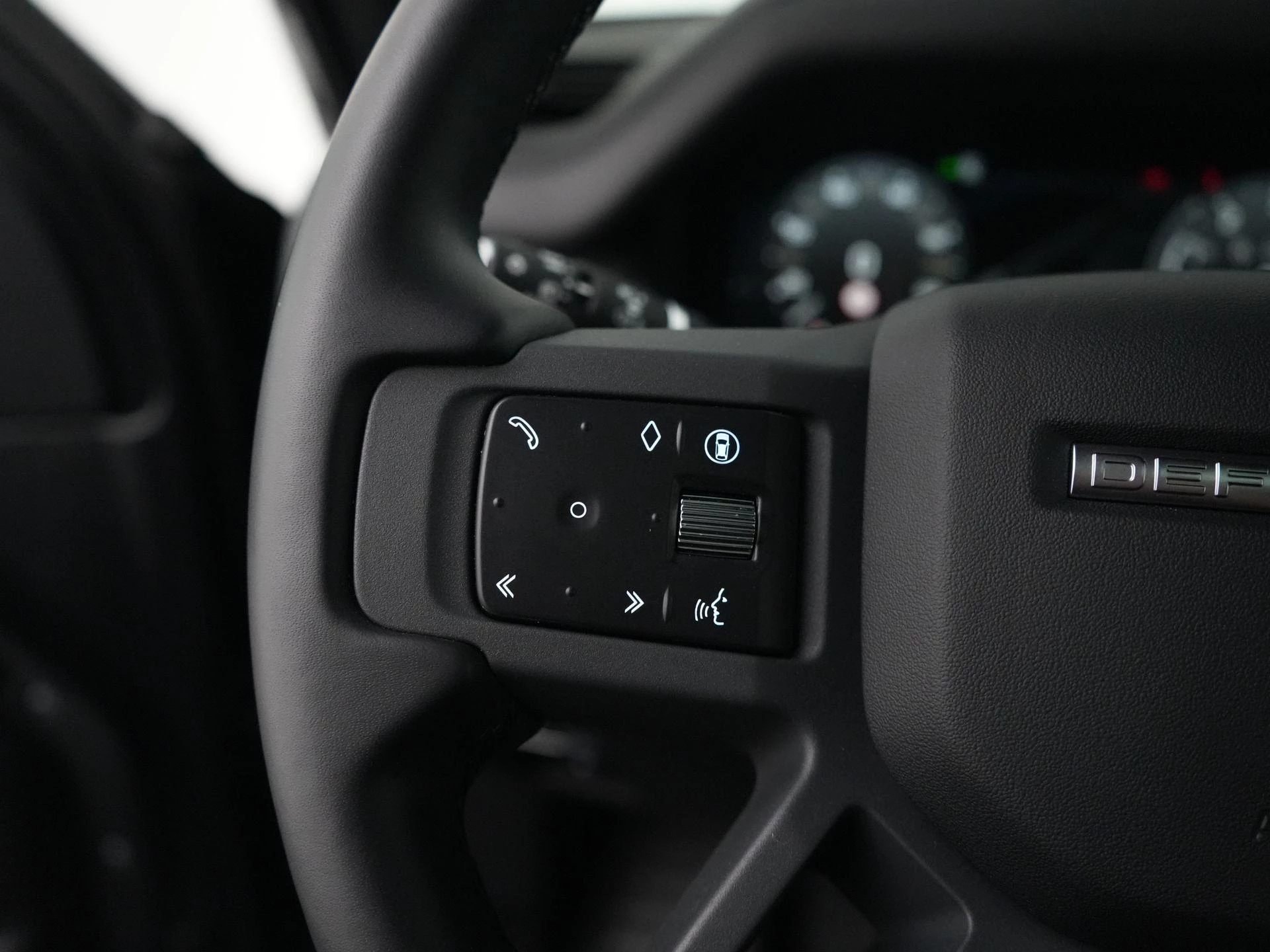 Land Rover-Defender-image-14