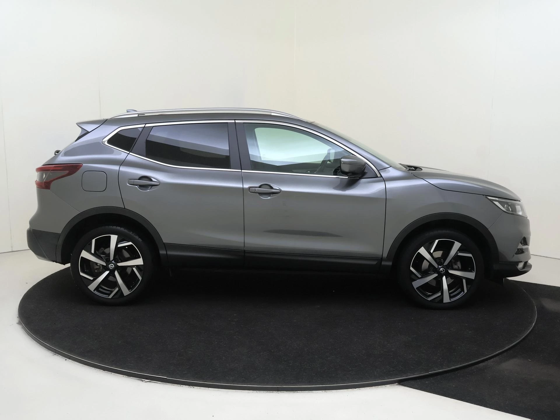 Nissan-QASHQAI-image-8