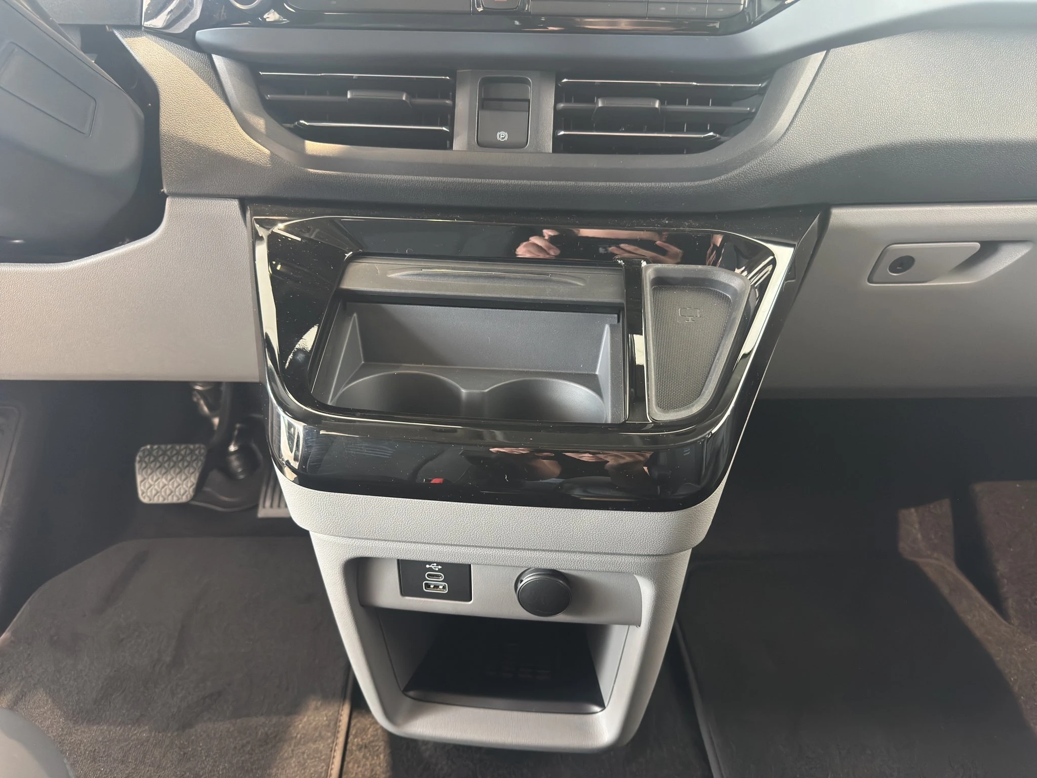 Ford-Tourneo Custom-image-11