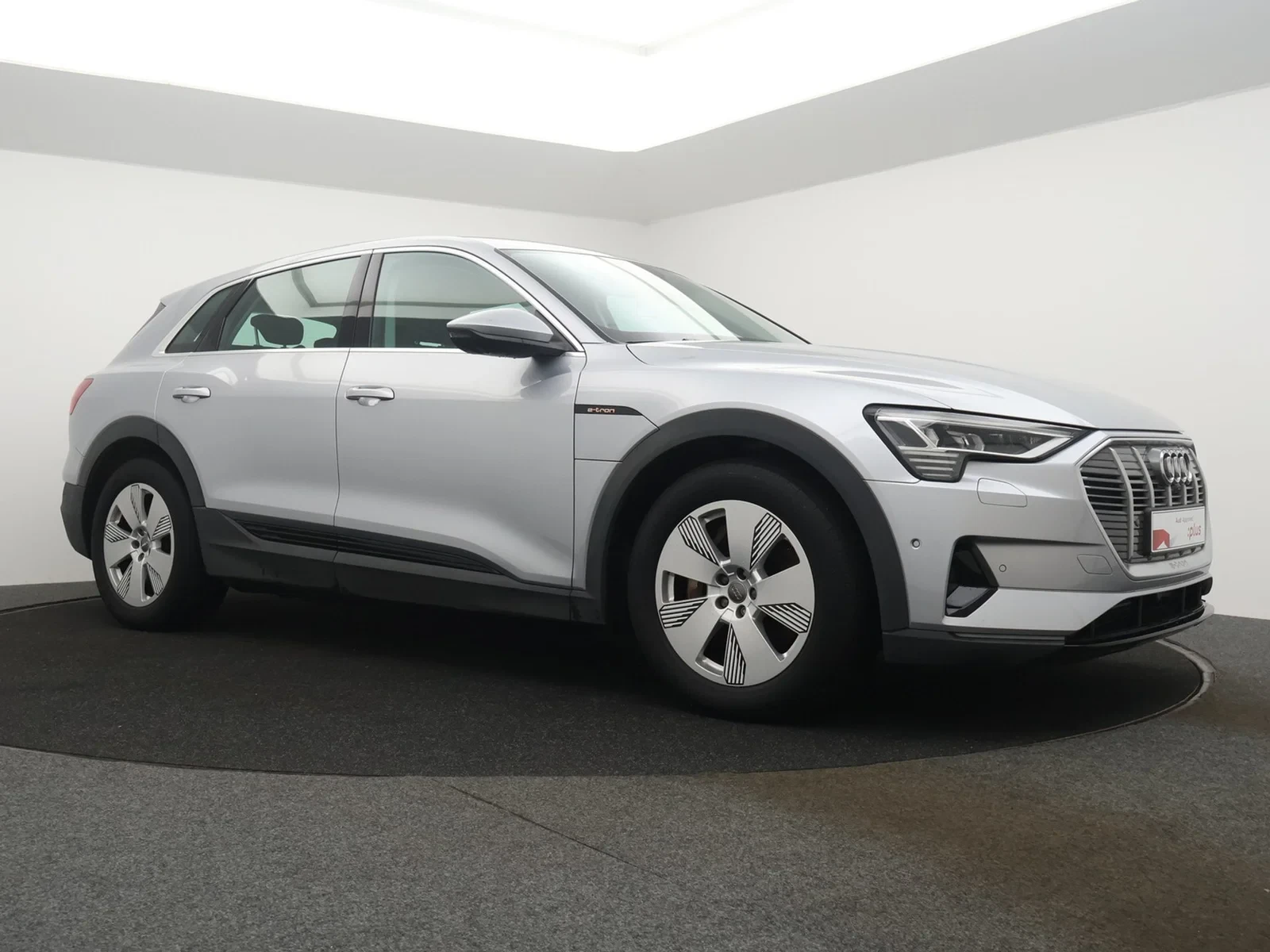 Audi e-tron Audi e-tron 50 QUATTRO 313PK *AUTOMAAT*360° CAMERA*TREKHAAK*LEDER*NAVI*CRUISE*APP*CONNECT*...*