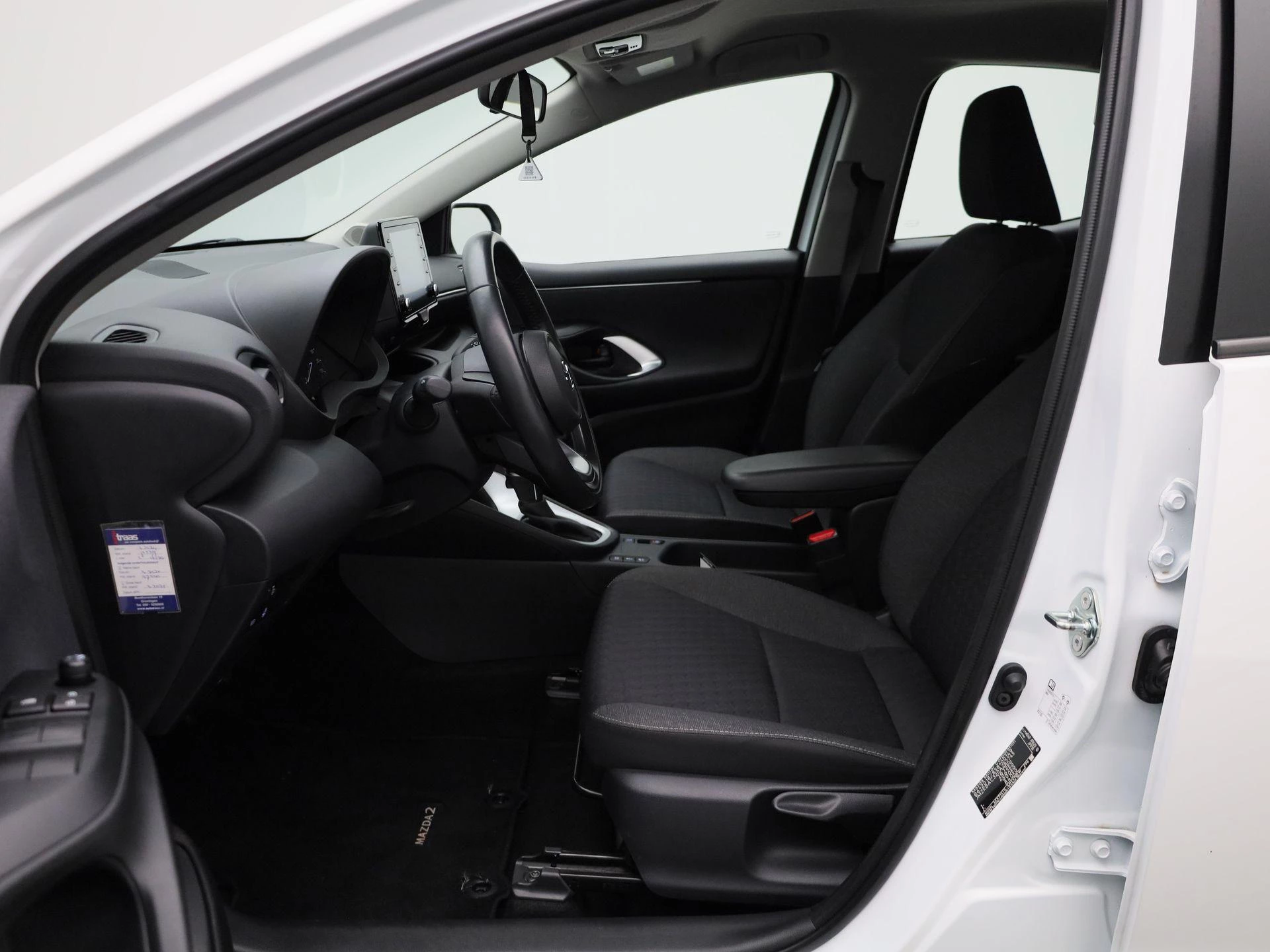 Mazda-2 Hybrid-image-9