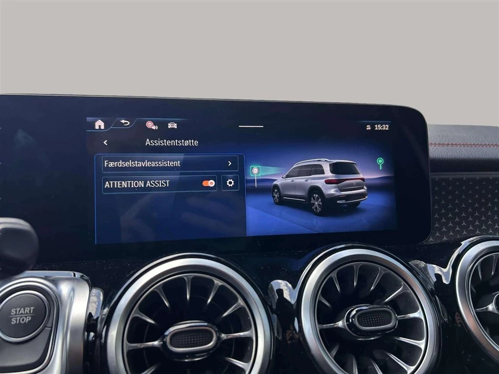 Mercedes-Benz-EQB-image-16