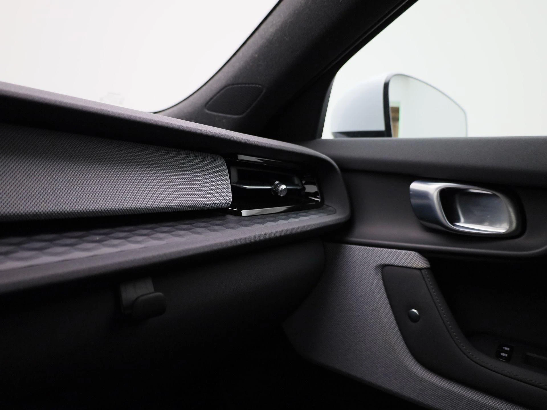 Polestar-2-image-28