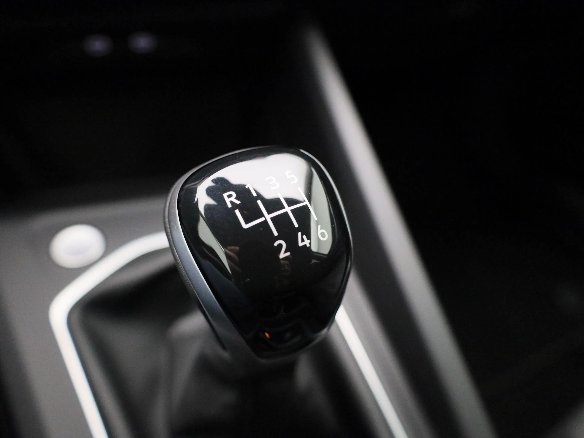 Volkswagen-Golf-image-22