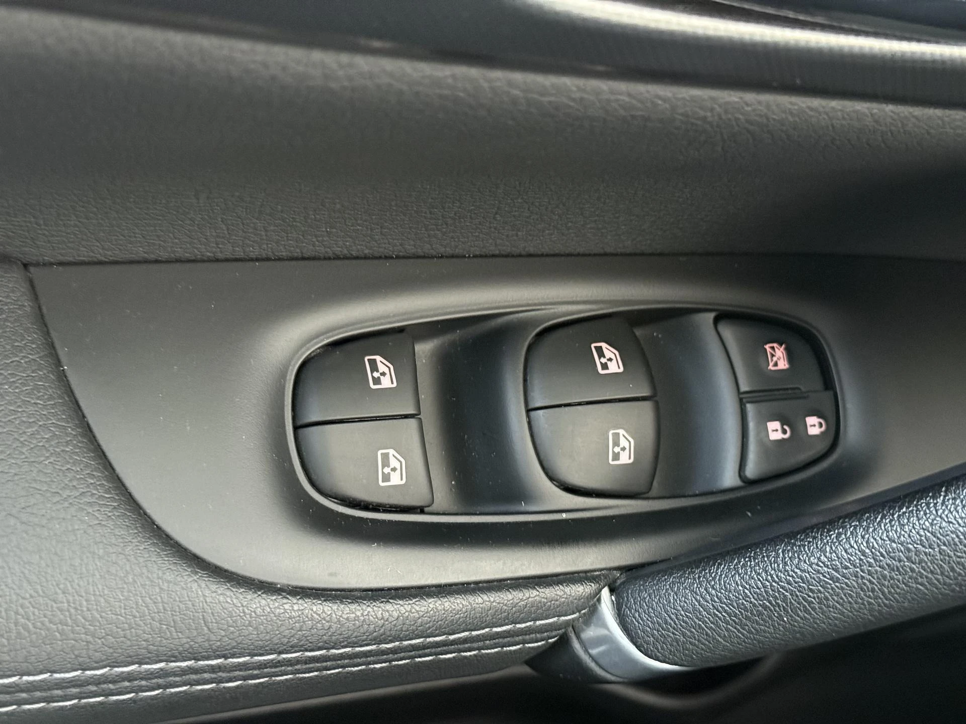 Nissan-QASHQAI-image-26