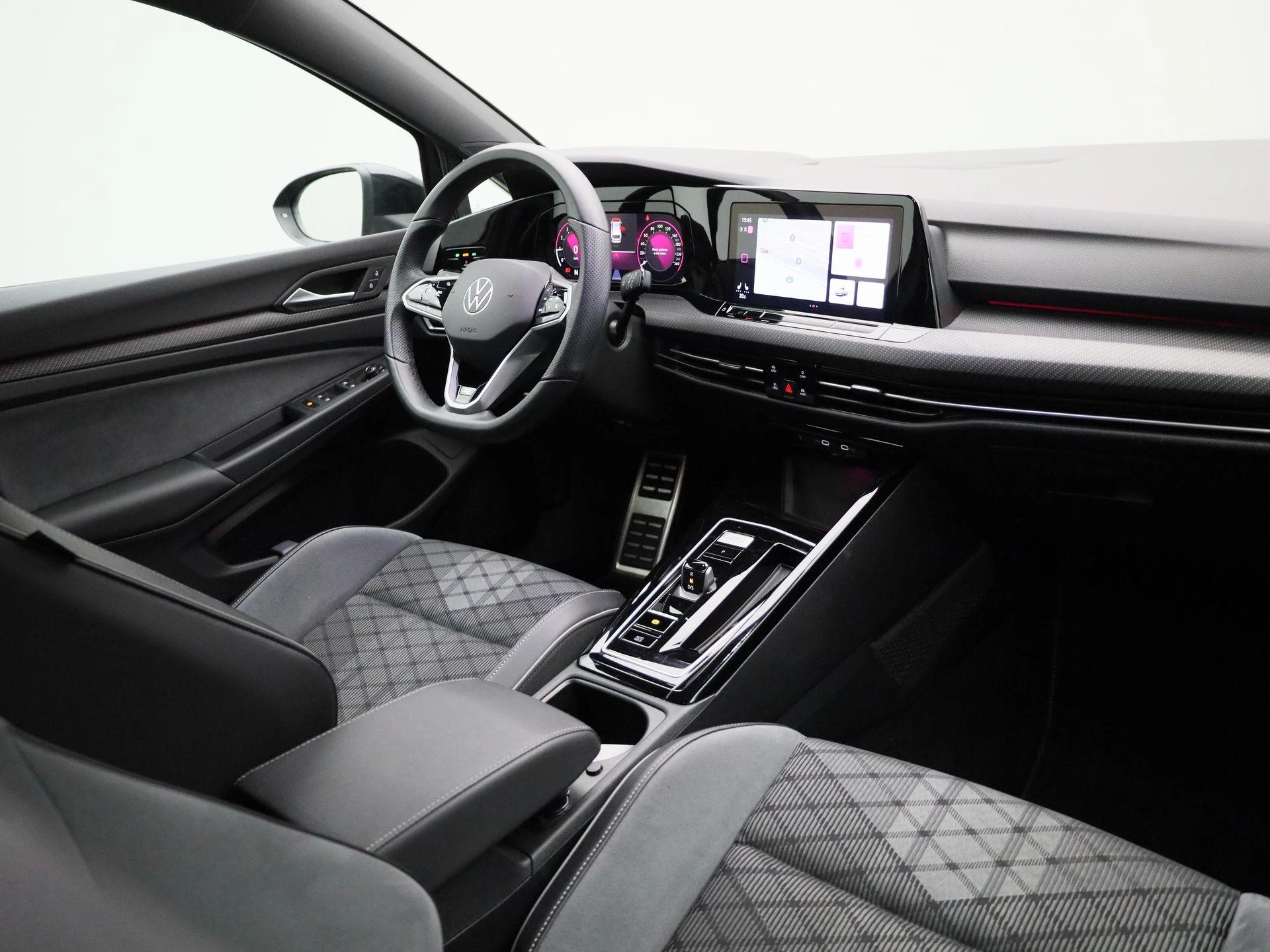 Volkswagen-Golf-image-42