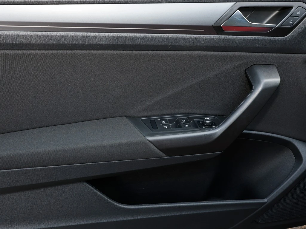 Volkswagen-T-Roc-image-14