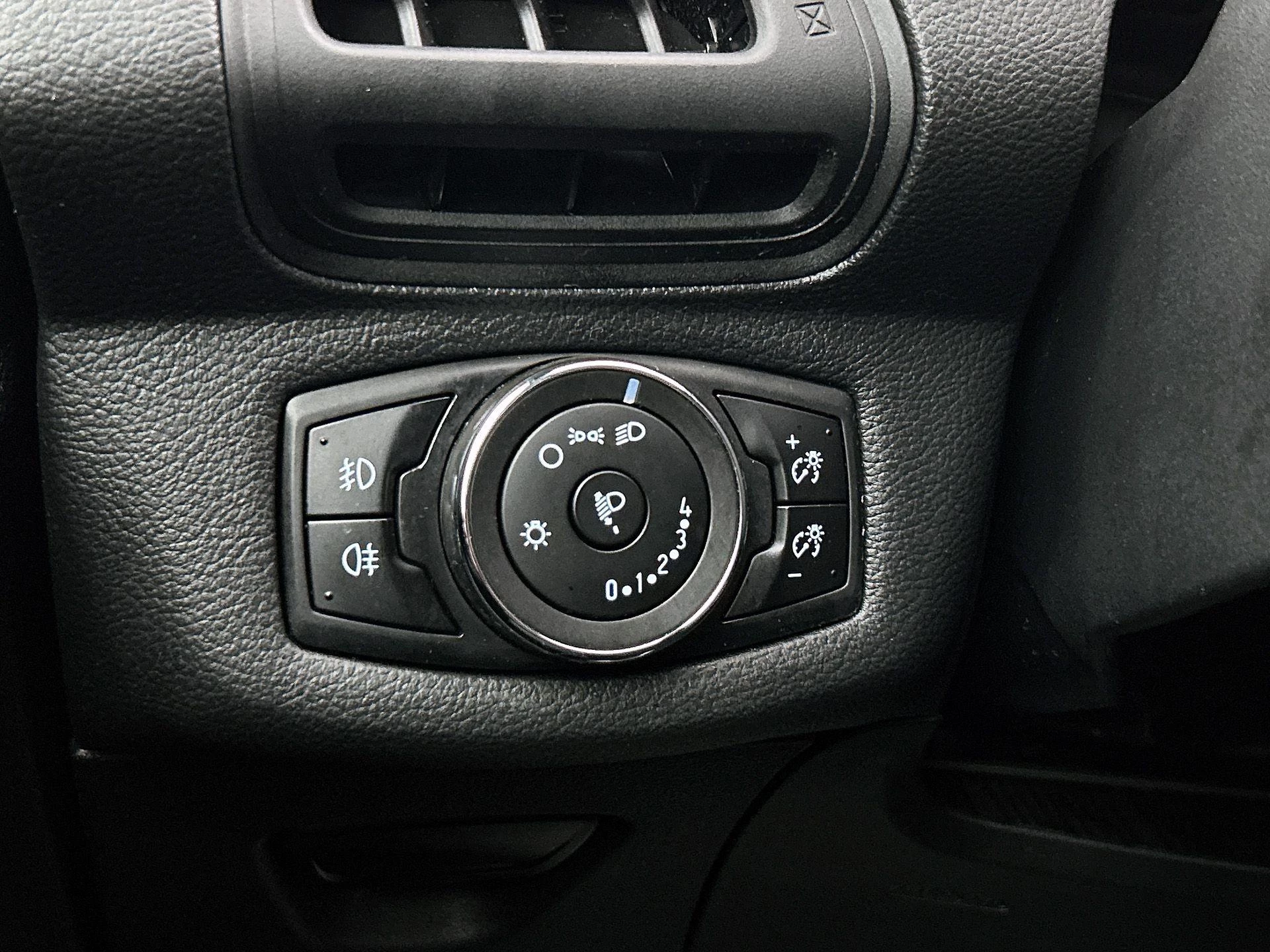 Ford-B-MAX-image-19