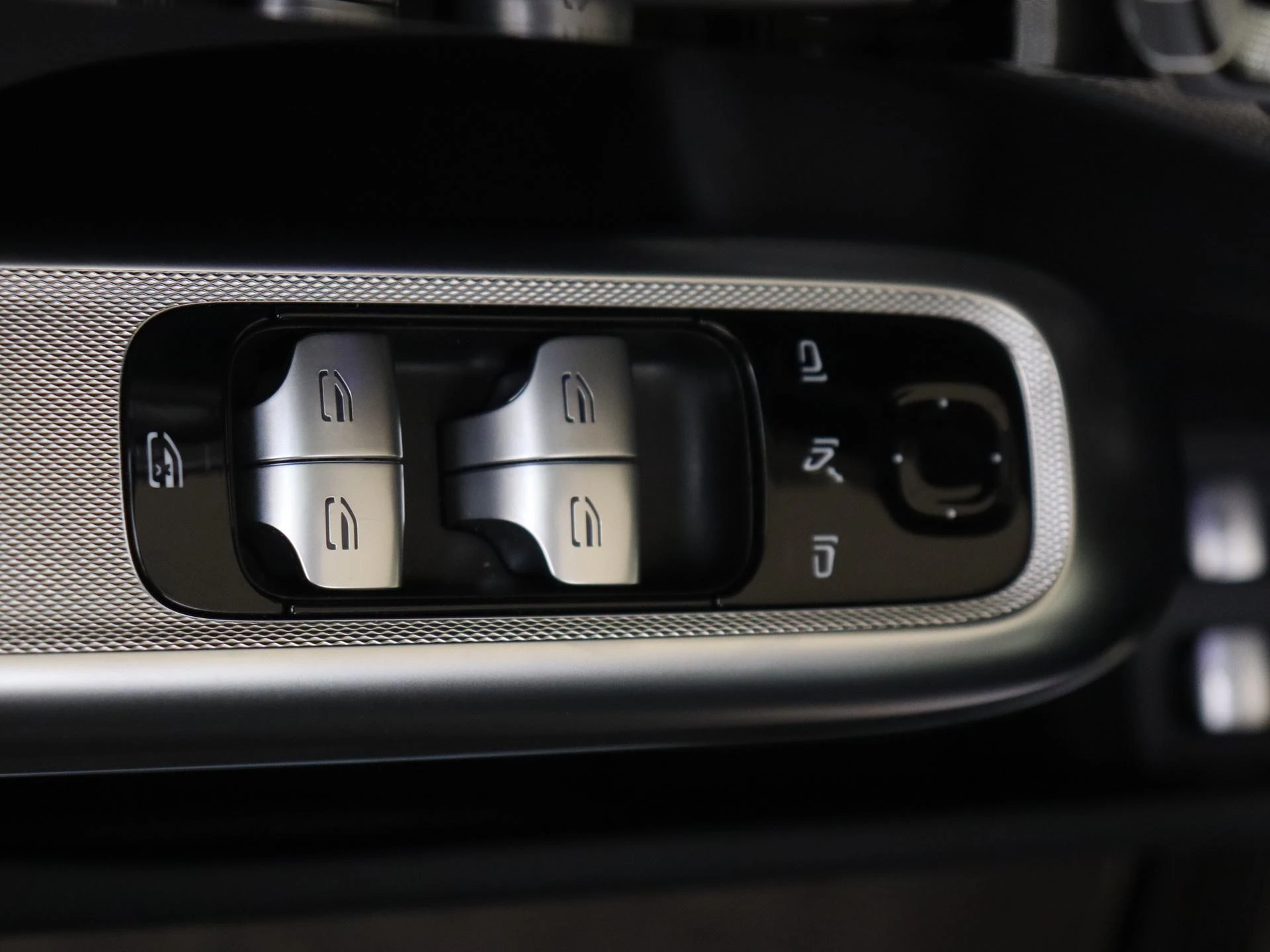 Mercedes-Benz-E-Klasse-image-25