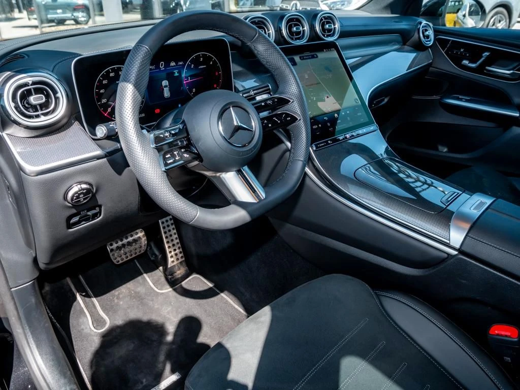 Mercedes-Benz-GLC 300 d-image-8