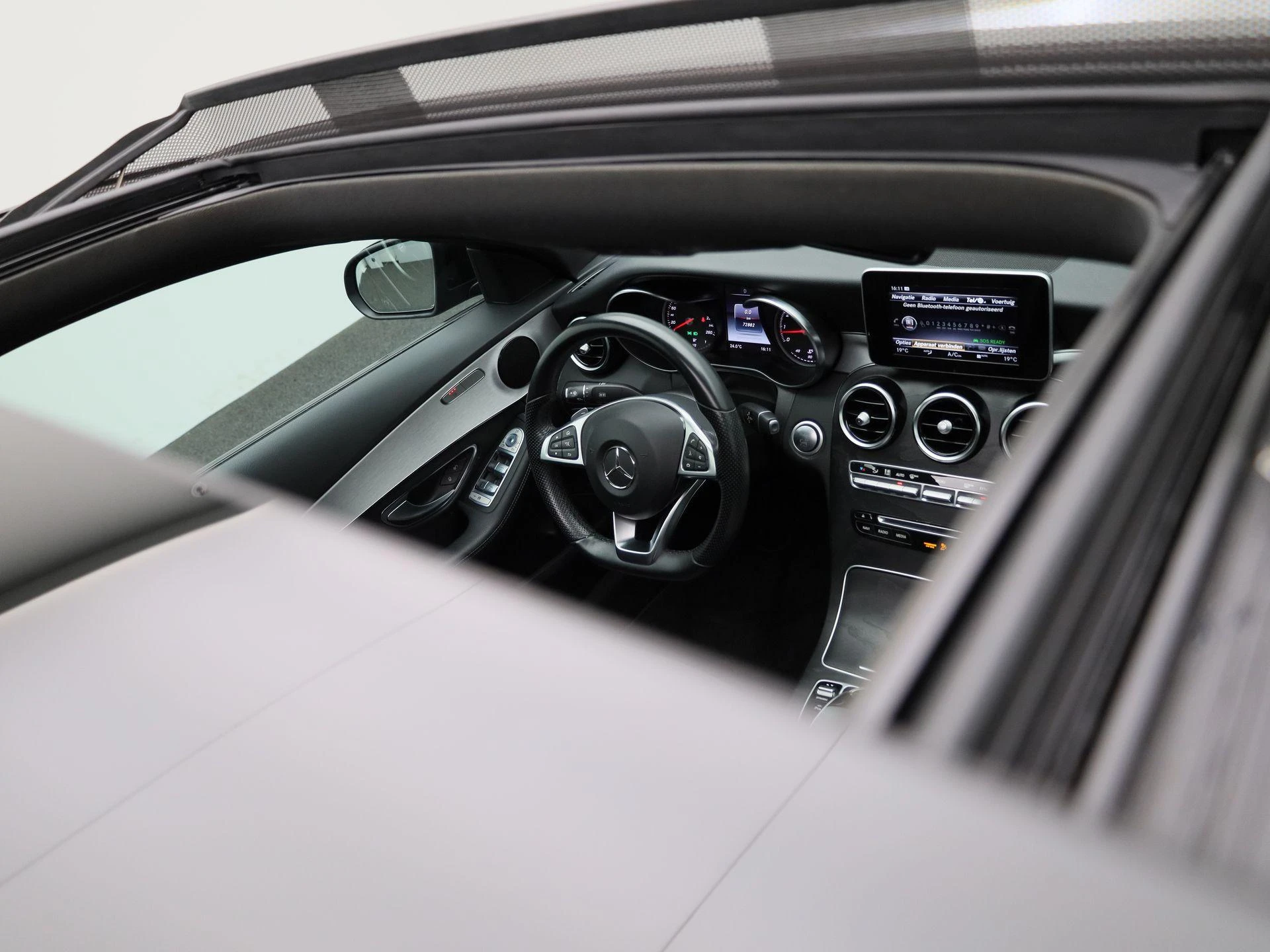 Mercedes-Benz-C-Klasse-image-49