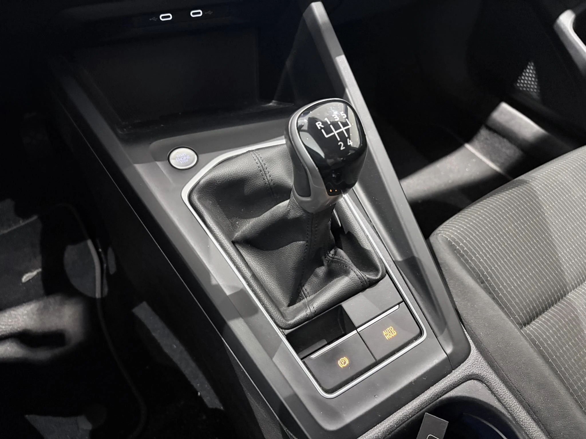 Volkswagen-Golf-image-29
