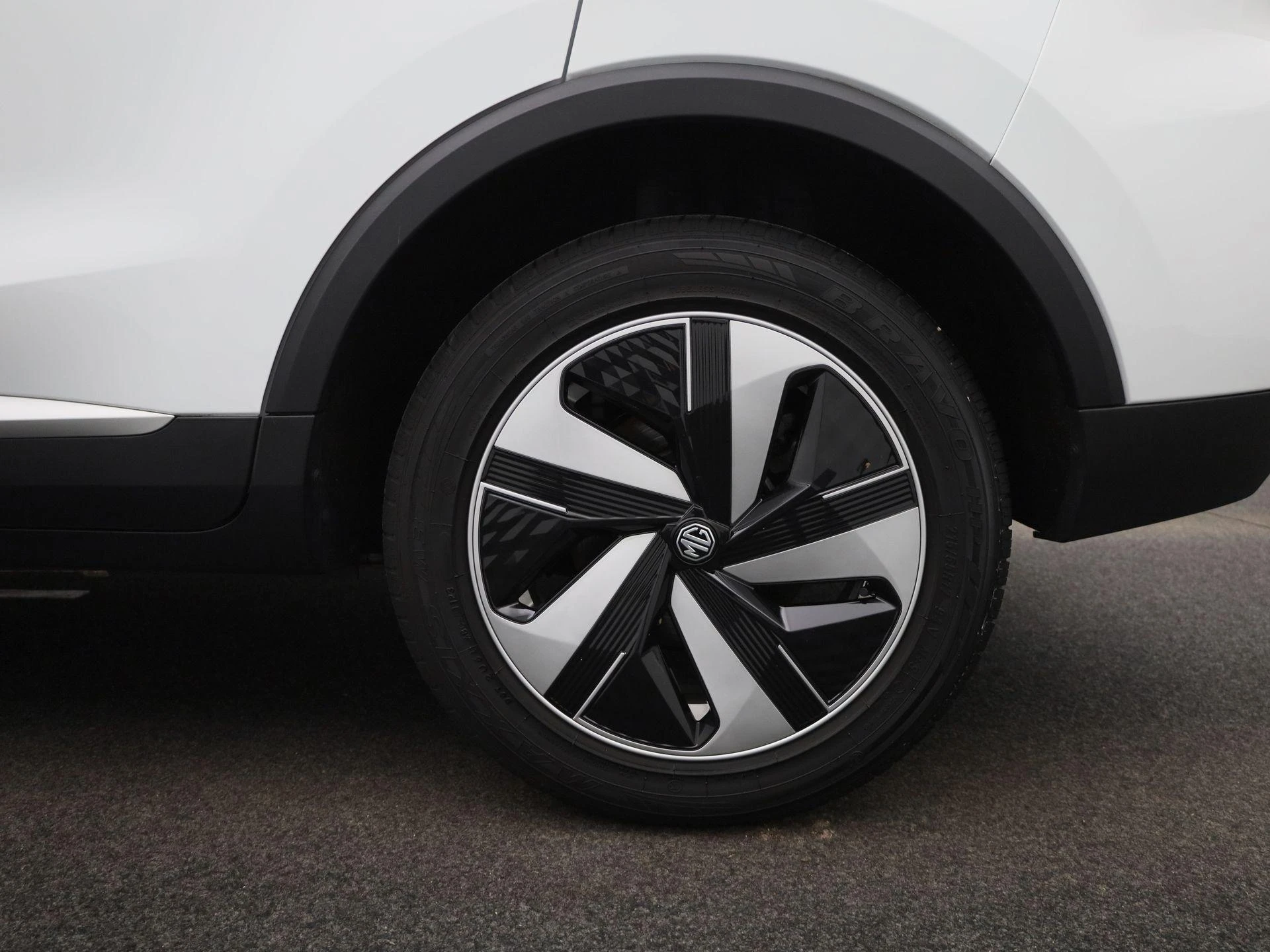 MG ZS EV - 13