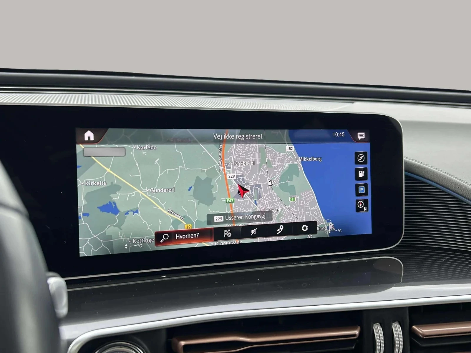 Mercedes-Benz-EQC-image-19