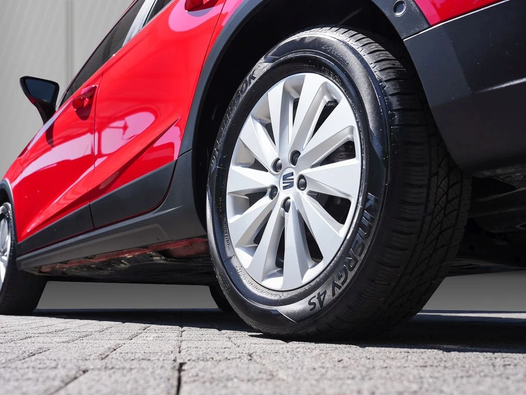 SEAT-Arona-image-4