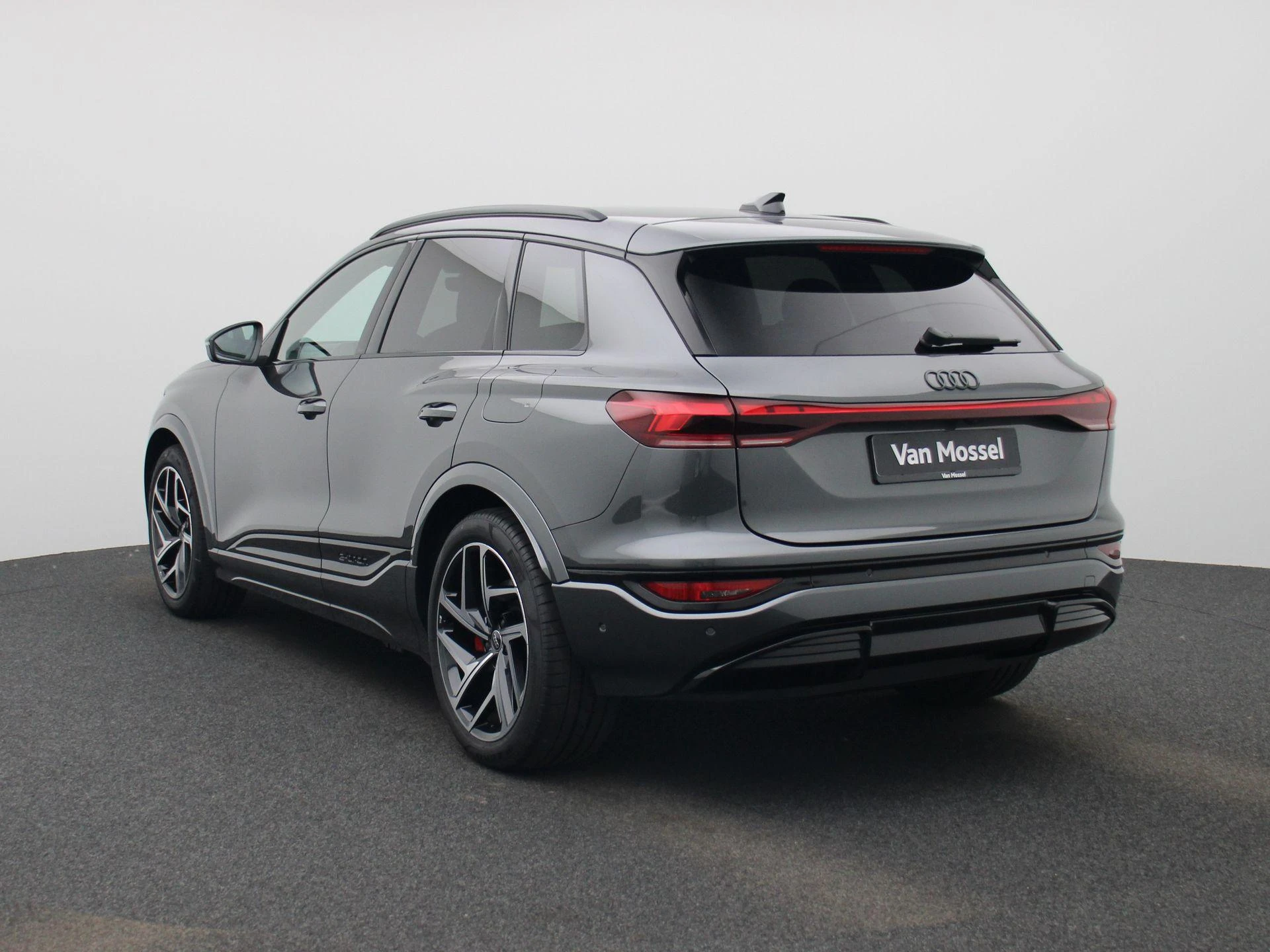 Audi SQ6 e-tron quattro 100 kWh