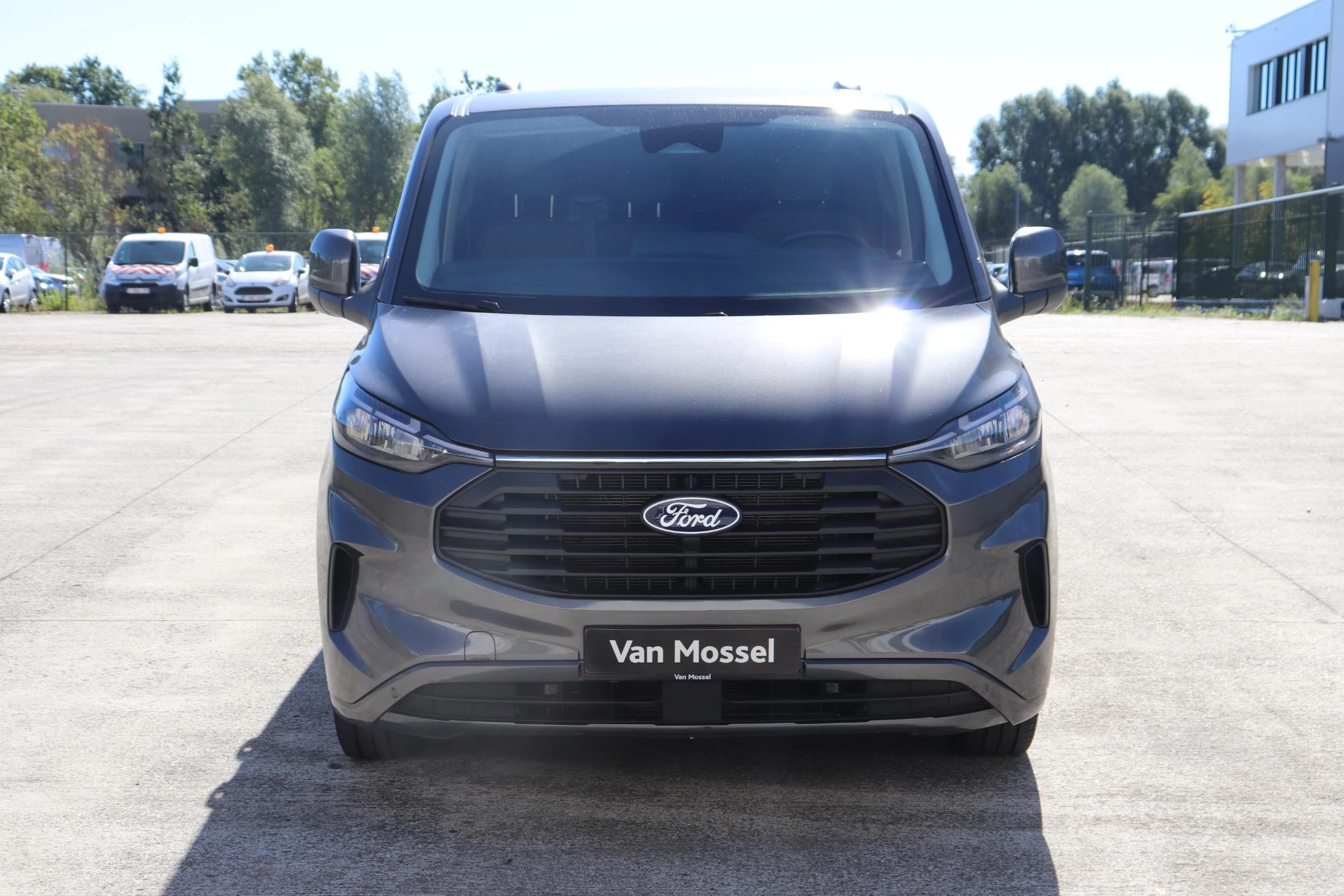Ford-Transit Custom-image-1