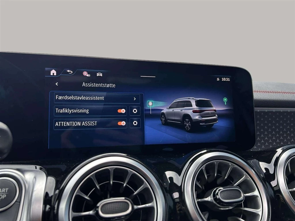 Mercedes-Benz-EQB-image-18