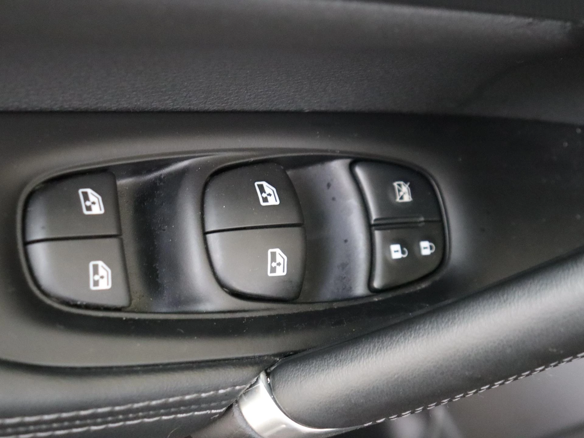 Nissan QASHQAI 1.3 DIG-T Tekna +