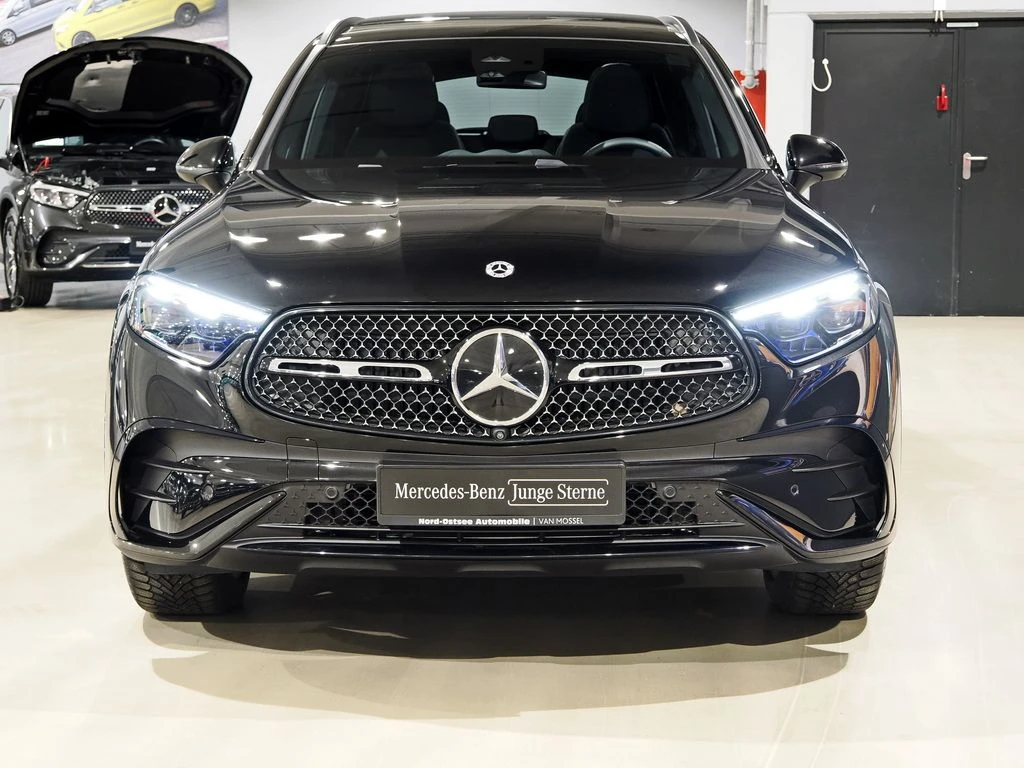 Mercedes-Benz-GLC 220 d-image-3