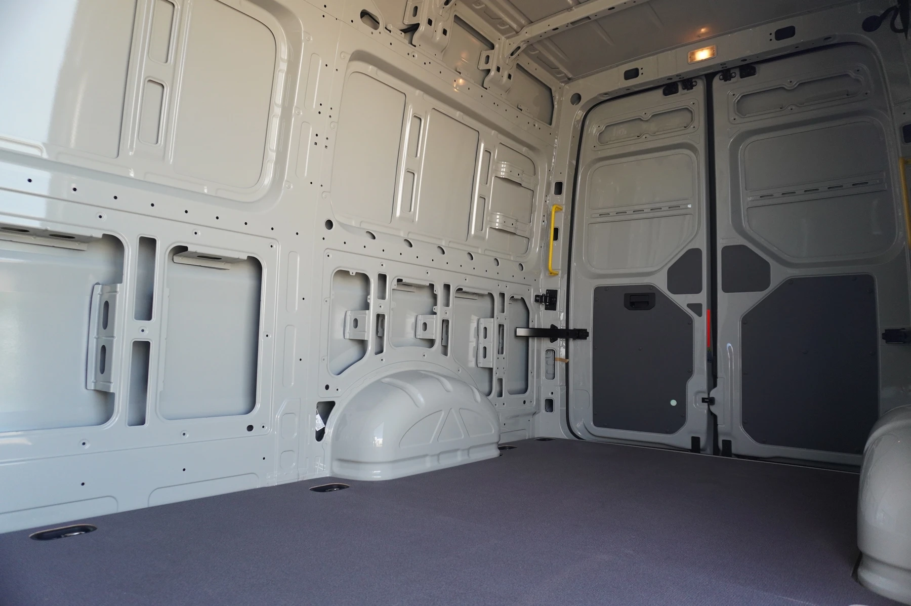 Volkswagen-Crafter-image-25
