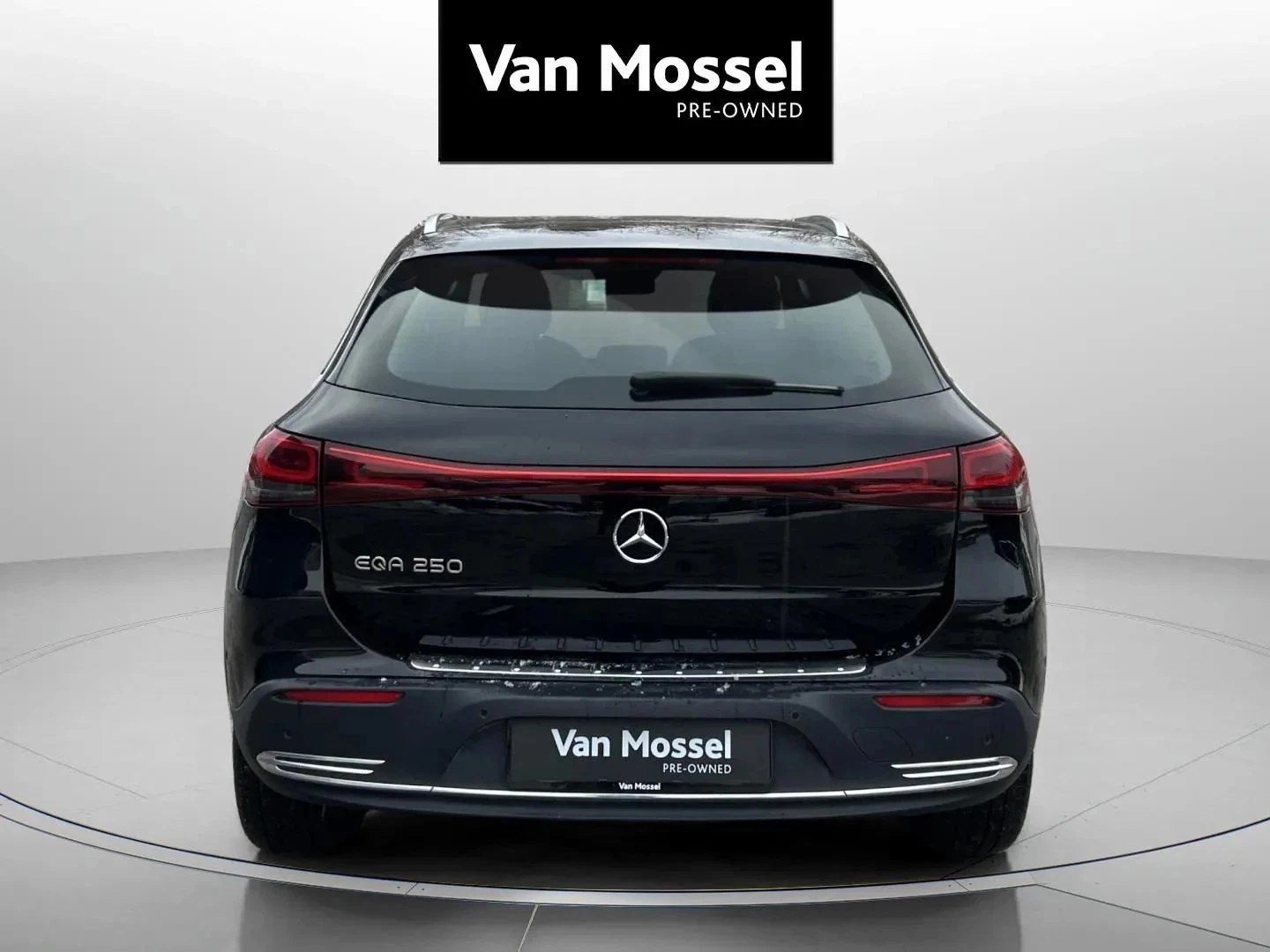 Mercedes-Benz-EQA-image-5