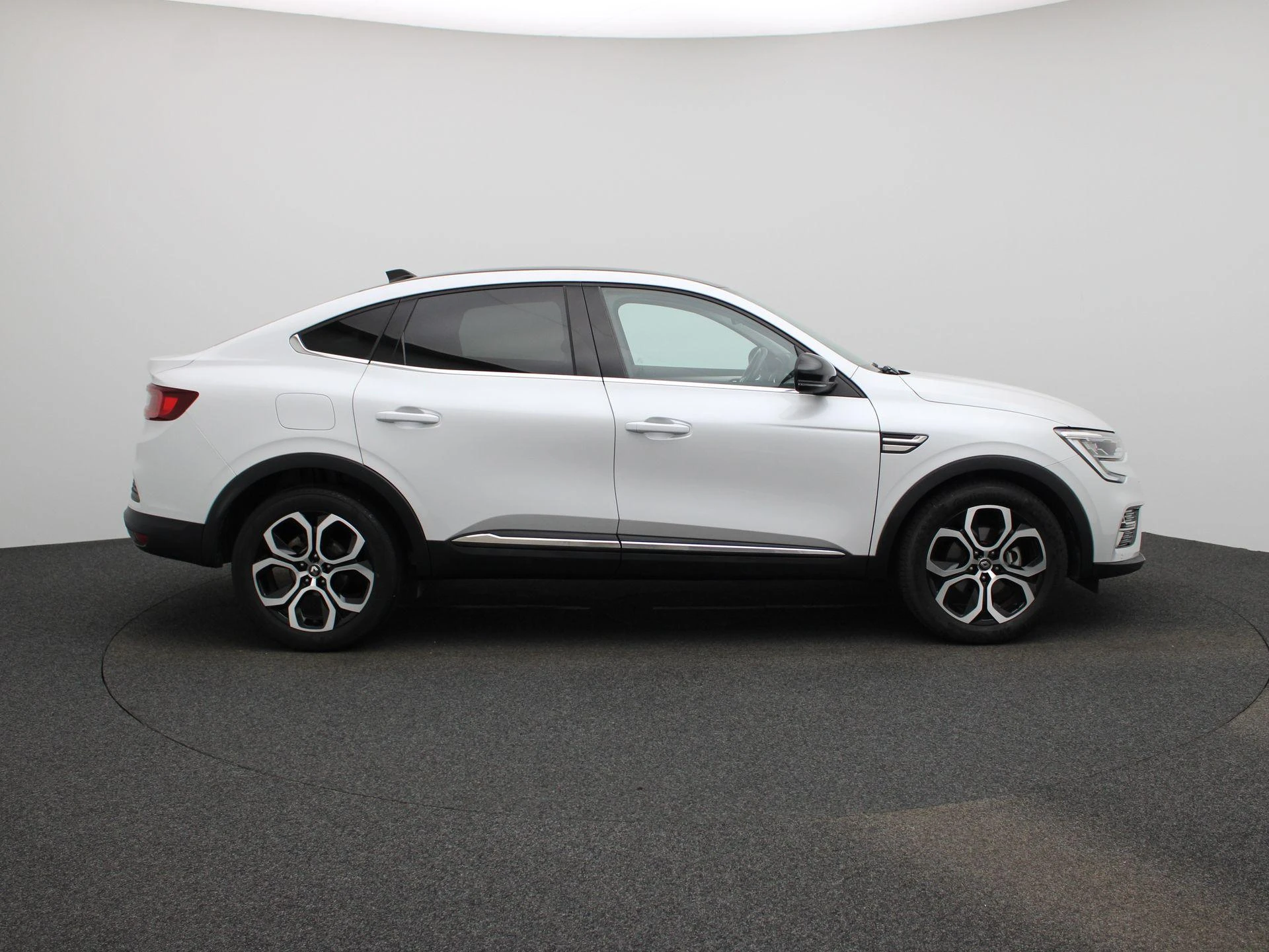 Renault-Arkana-image-5