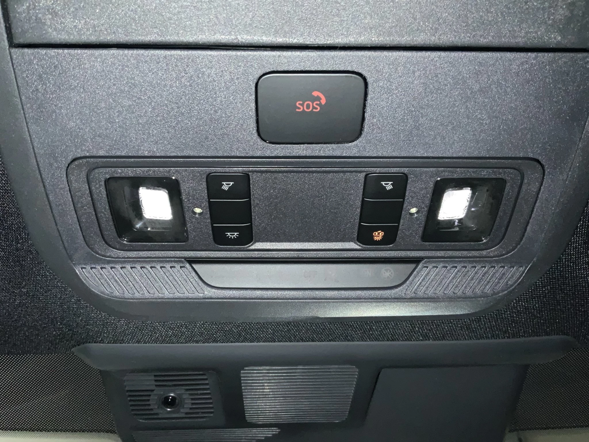 Ford-Mustang Mach-E-image-22