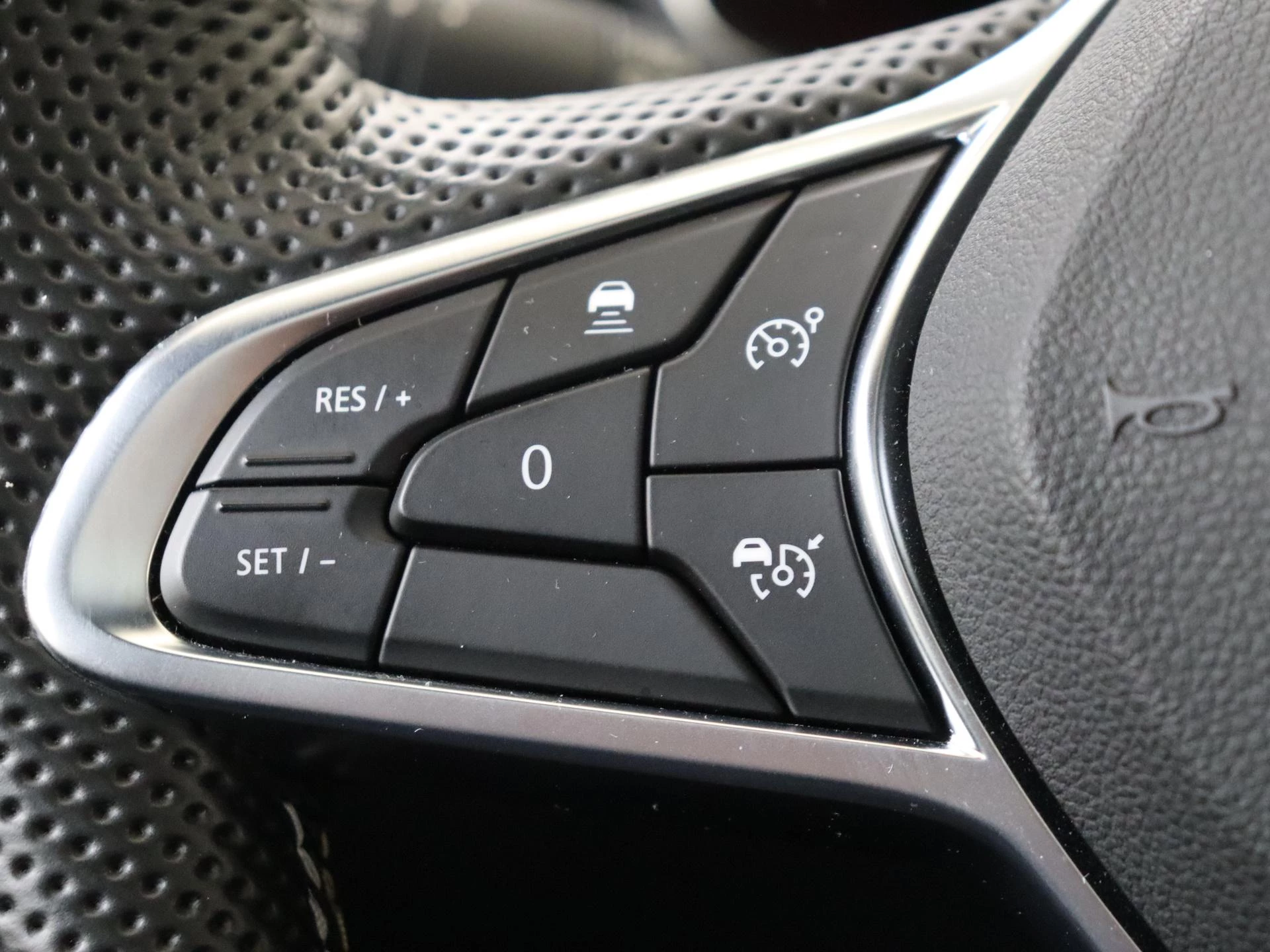 Renault-Arkana-image-12