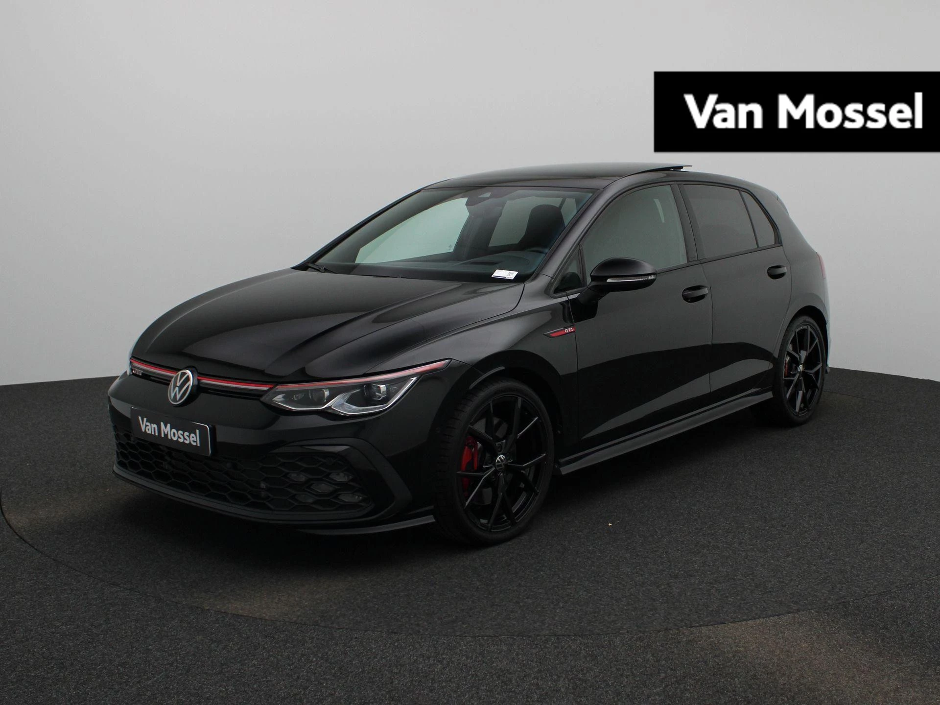 Volkswagen-Golf-image-0