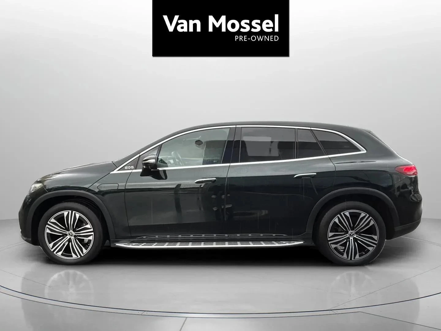 Mercedes-Benz-EQS-image-7