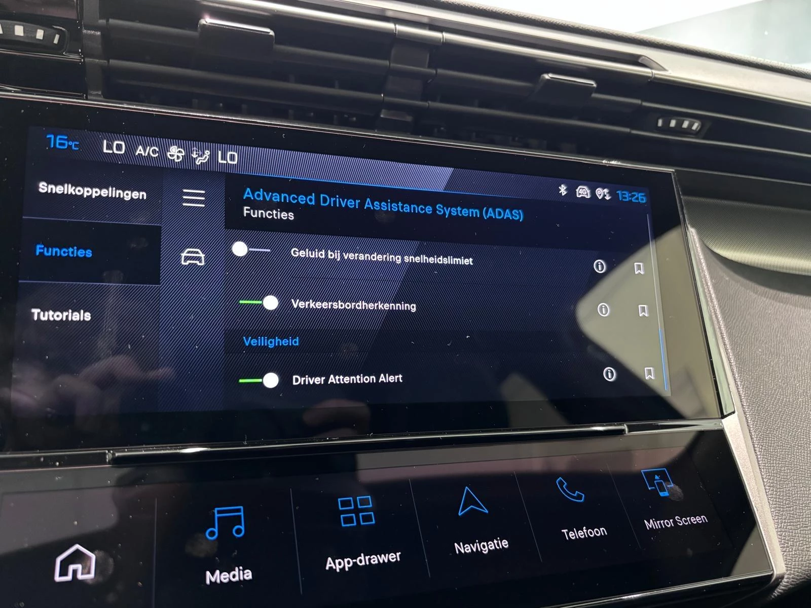 Peugeot-308-image-26