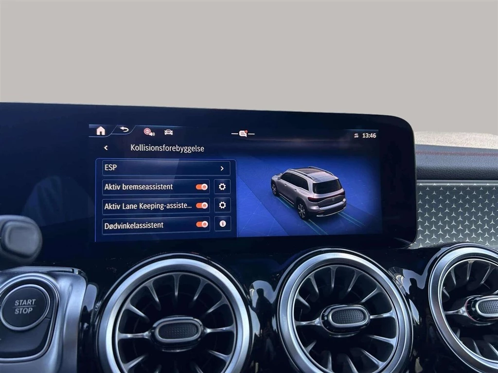 Mercedes-Benz-EQB-image-17