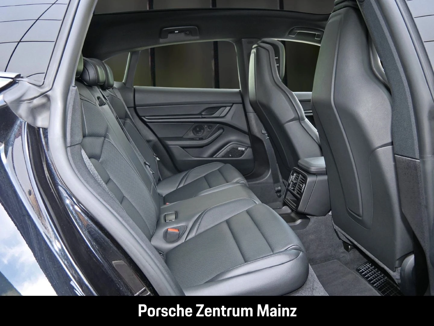 Porsche-Taycan-image-4