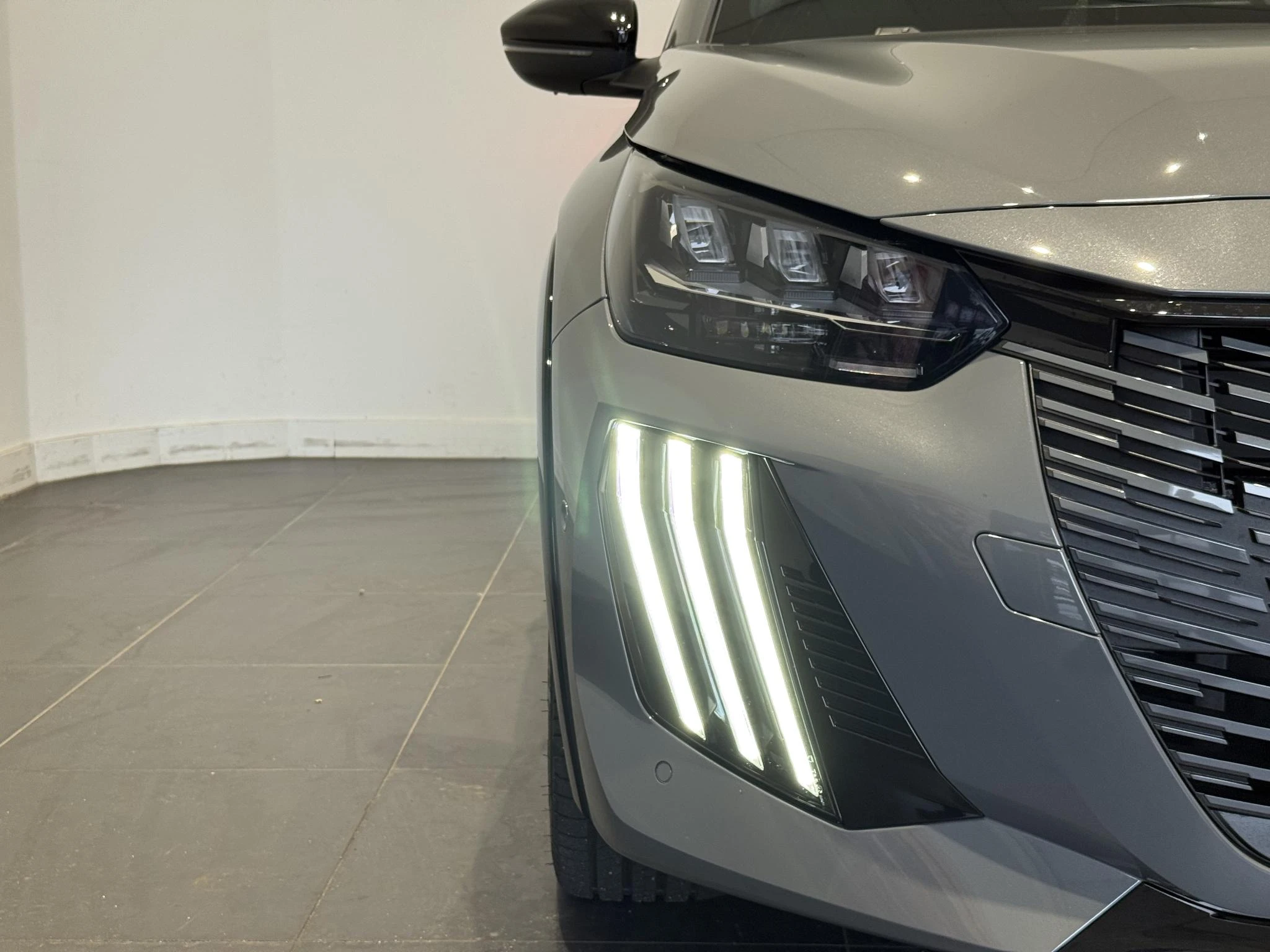 Peugeot-e-208-image-3