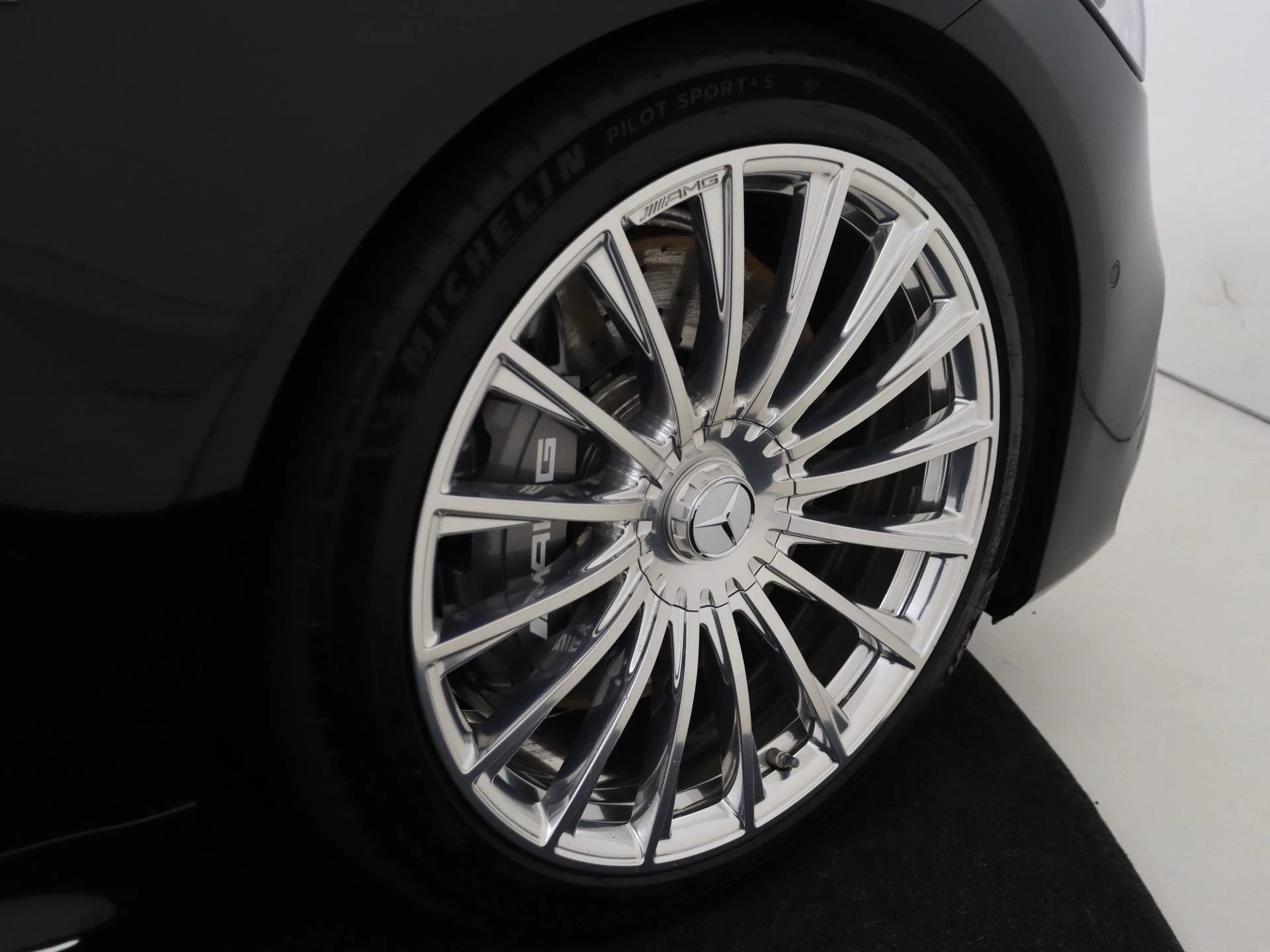 Mercedes-Benz-S-Klasse-image-9