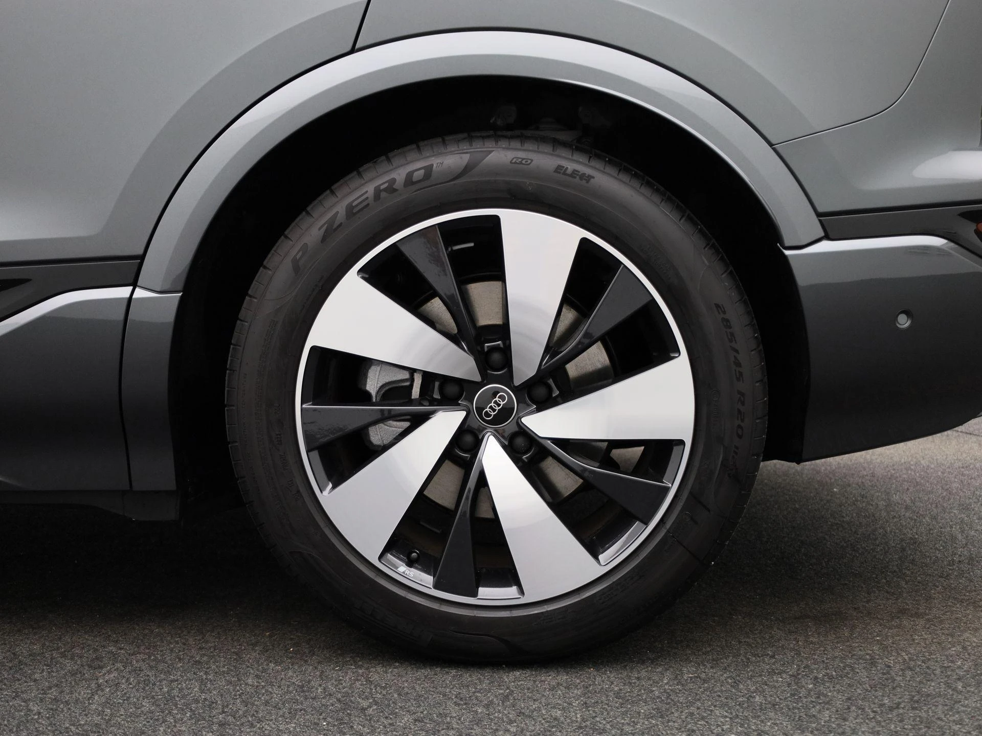 Audi-Q6 e-tron-image-6