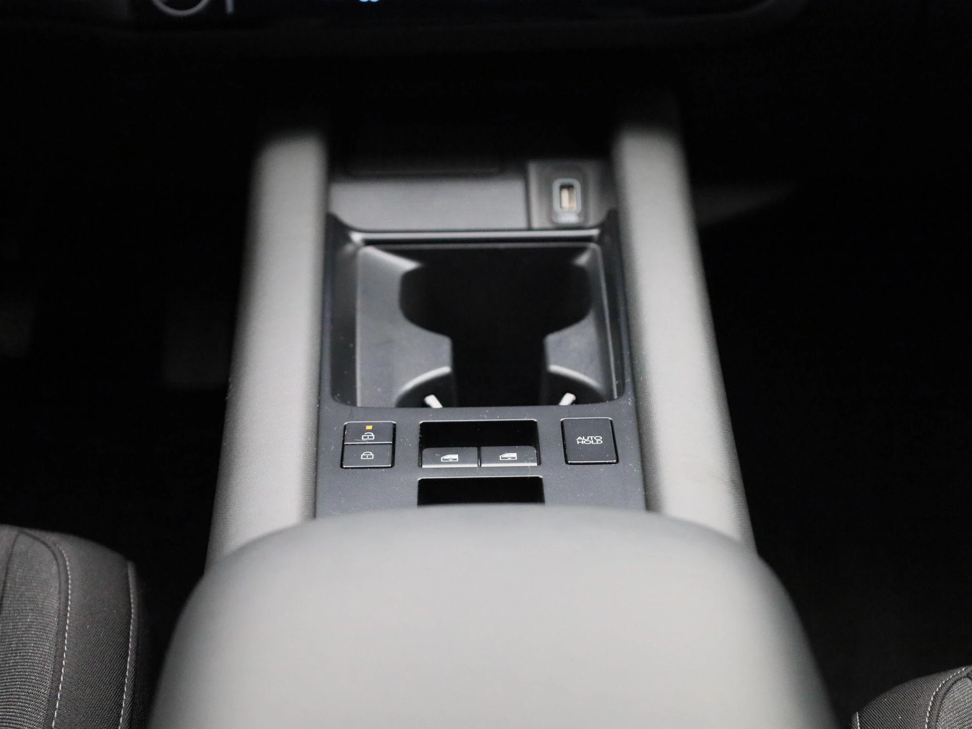 Hyundai-IONIQ 6-image-8